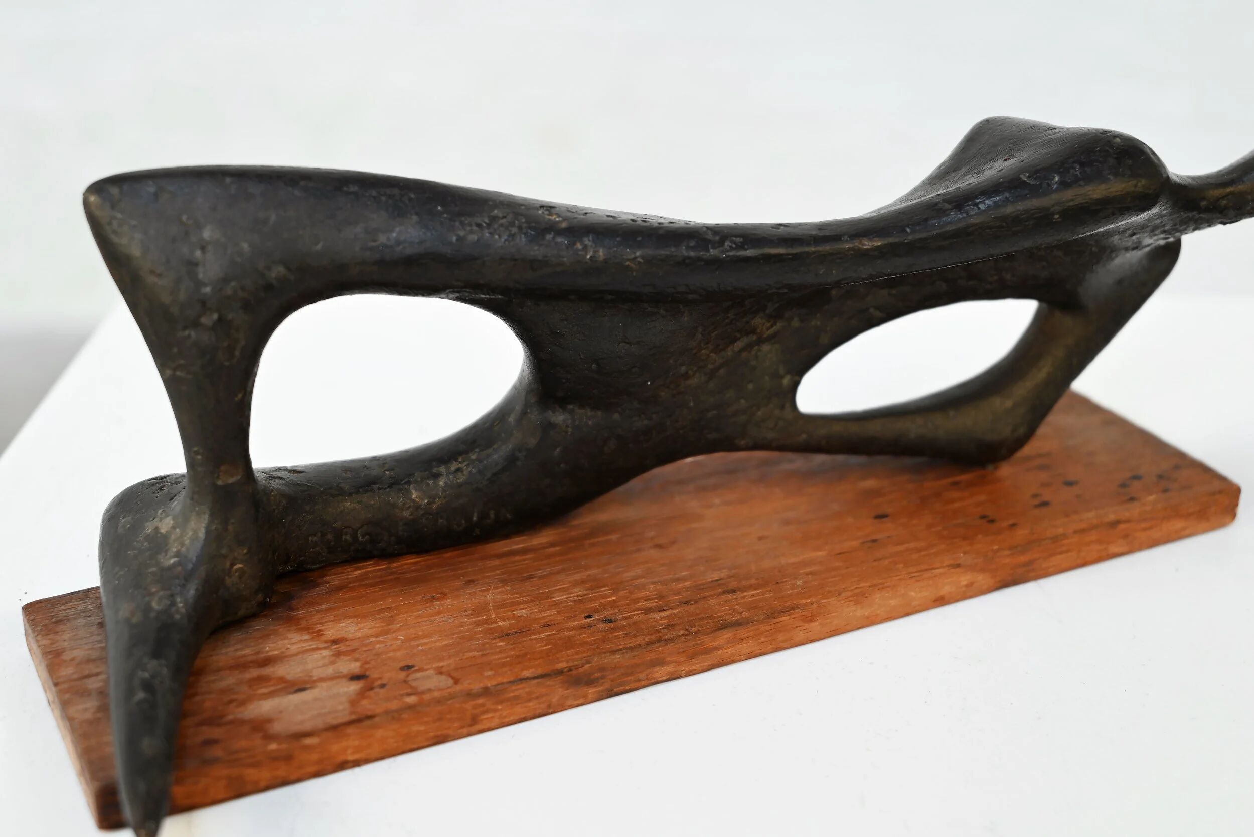 Marc de Bruyn (1924–2009) — Bronze abstract female sculpture