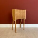 Cabinet danois à côté en chêne
