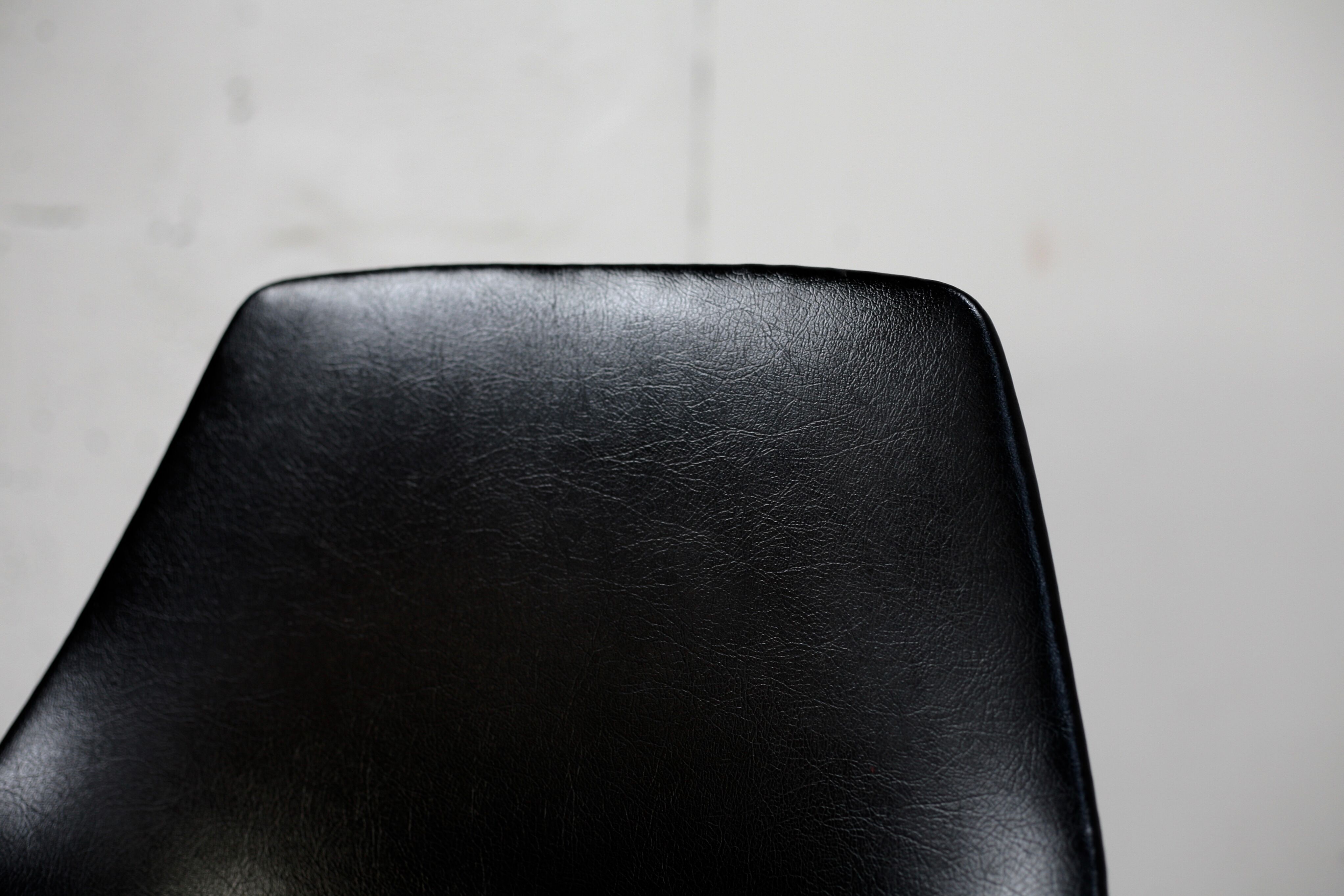 “Tonneau” chair by Pierre Guariche, Steiner edition, France, circa 1950