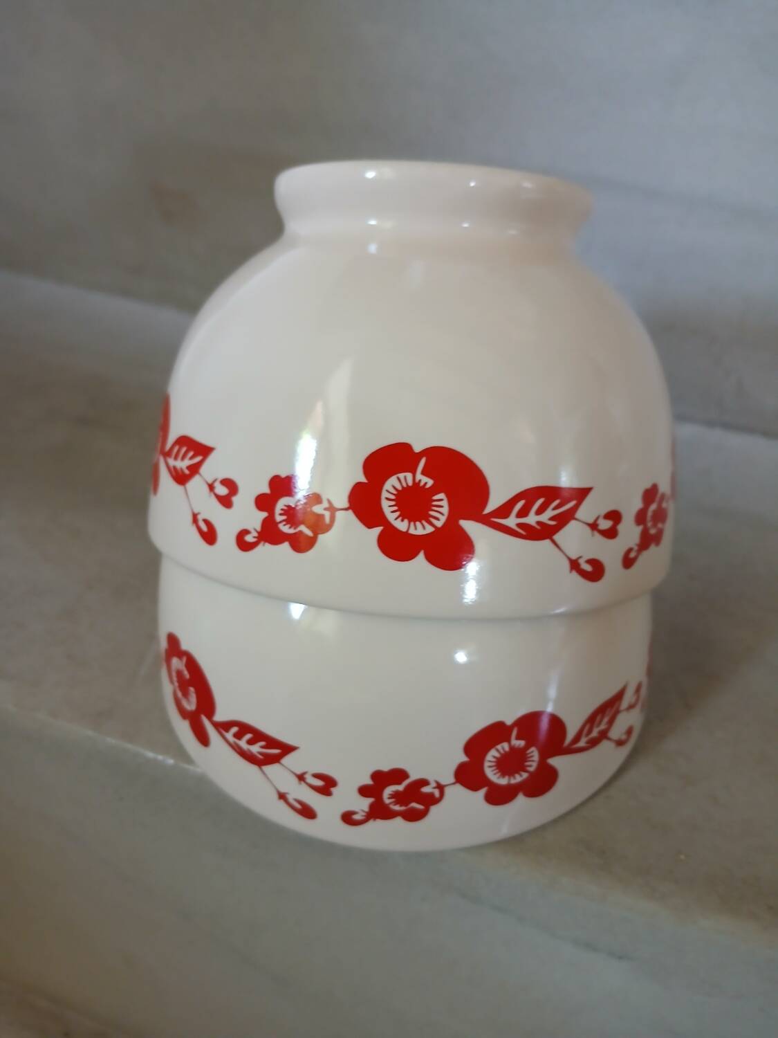 2 vintage bowls