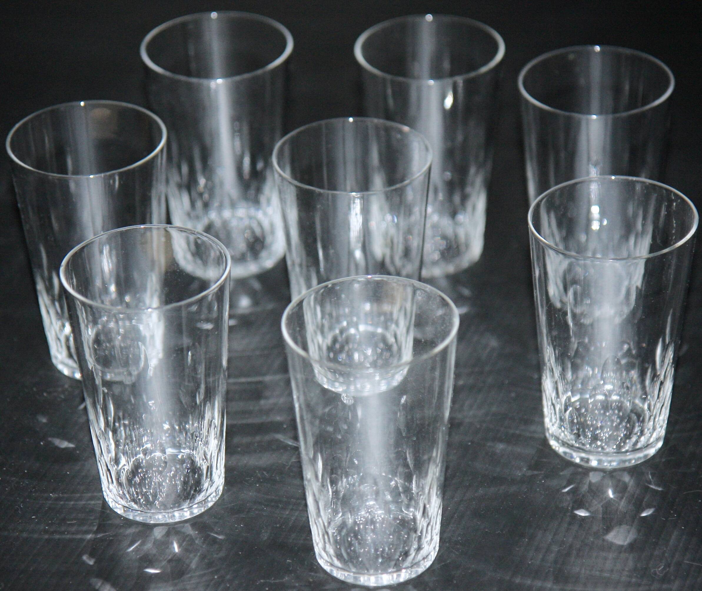 8 Baccarat goblet glasses in cut crystal.