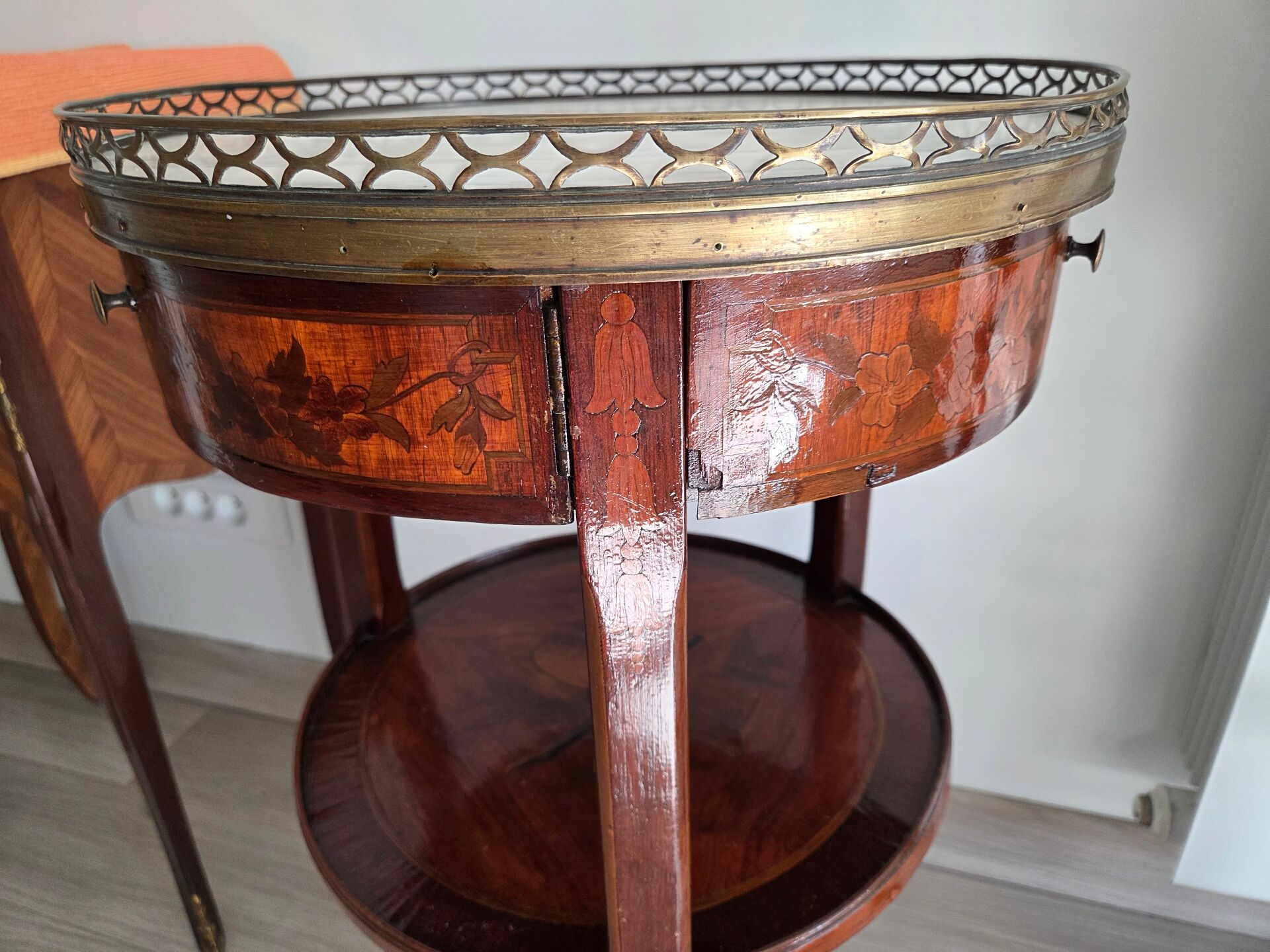 Rare chiffonnière table / flying table with 3 rotating drawers – Stamped
