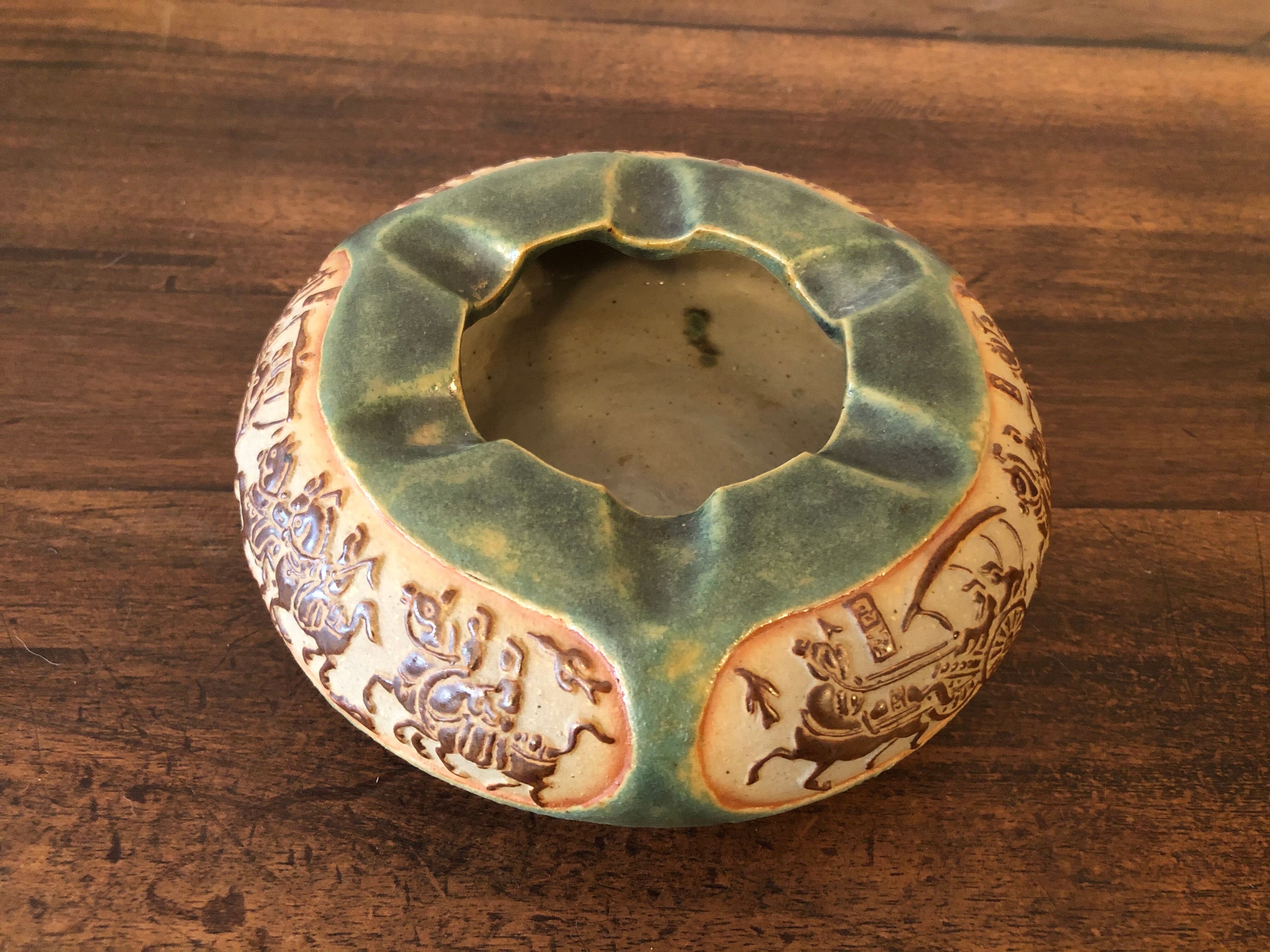 Ceramic ashtray