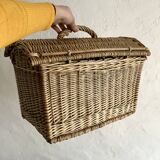 Wicker basket with convex lid