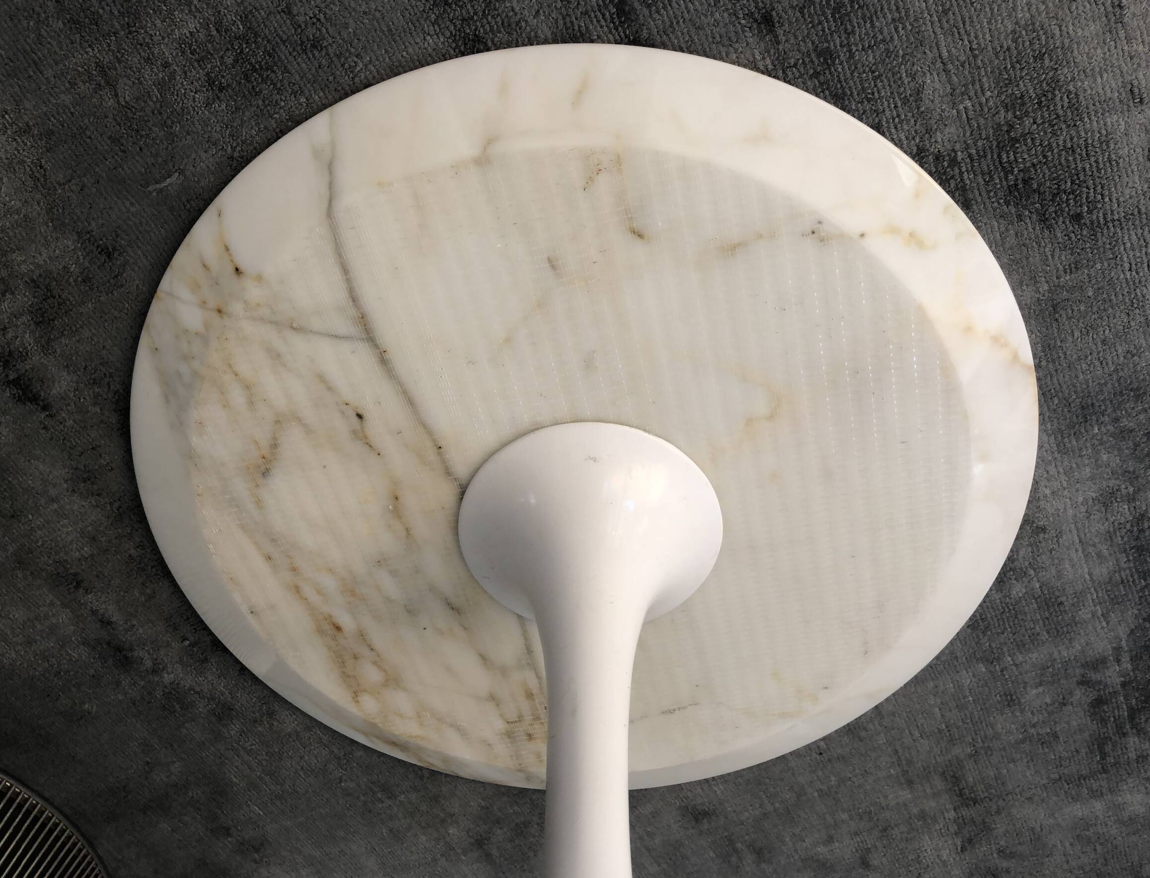 Coffee table by Eero Saarinen for Knoll international