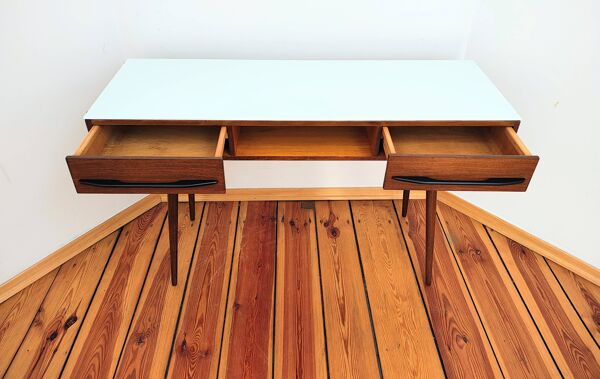 Bureau par M. Pozar pour Up Závody, ancienne Tchécoslovaquie, années 1960.