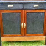 Buffet  ancien  vers  1940 avec plateau triroirs et portes effet beton – Totalement relooké