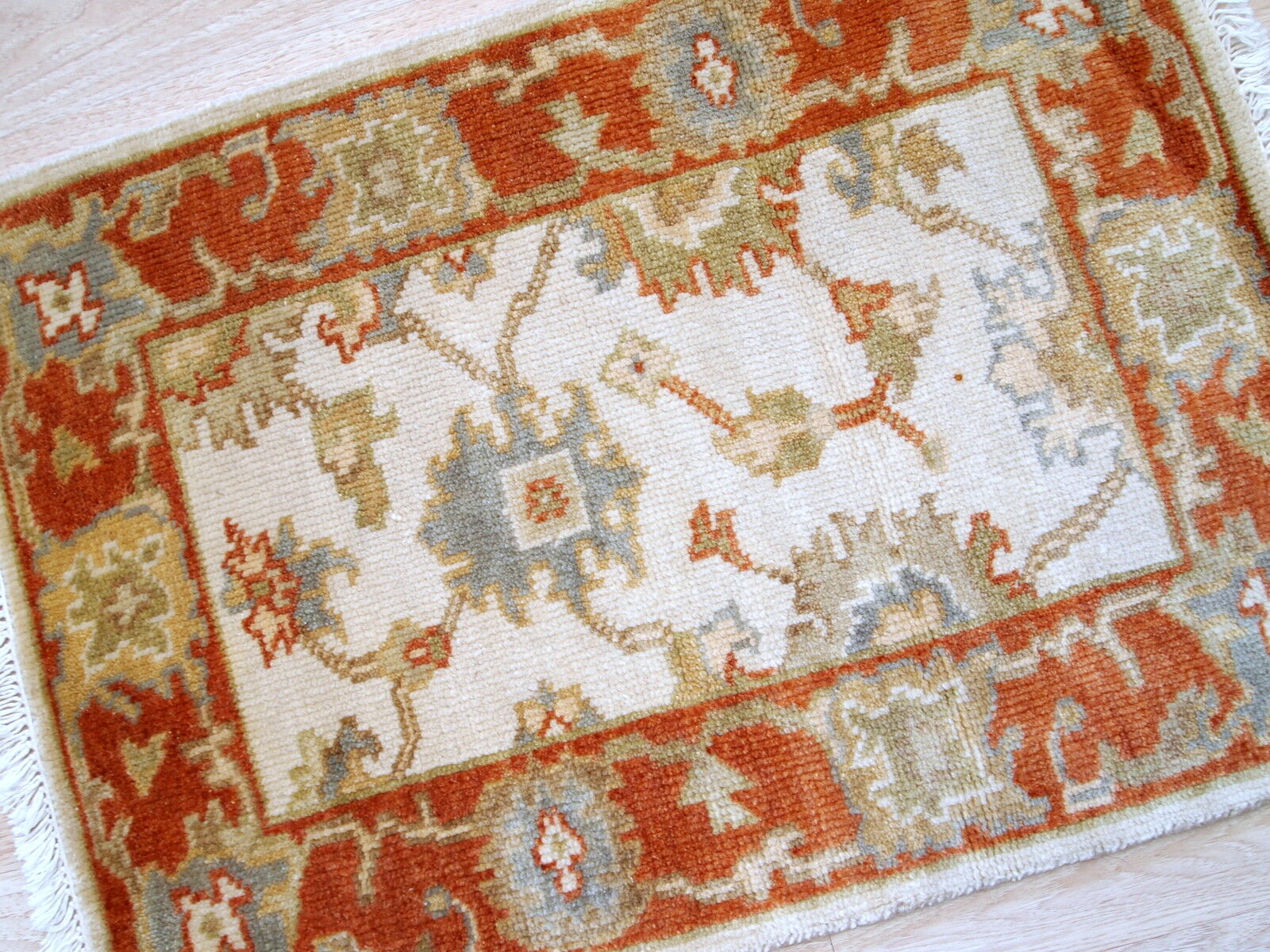 Indian Mahal handmade vintage rug 64cm x 97cm 1980s