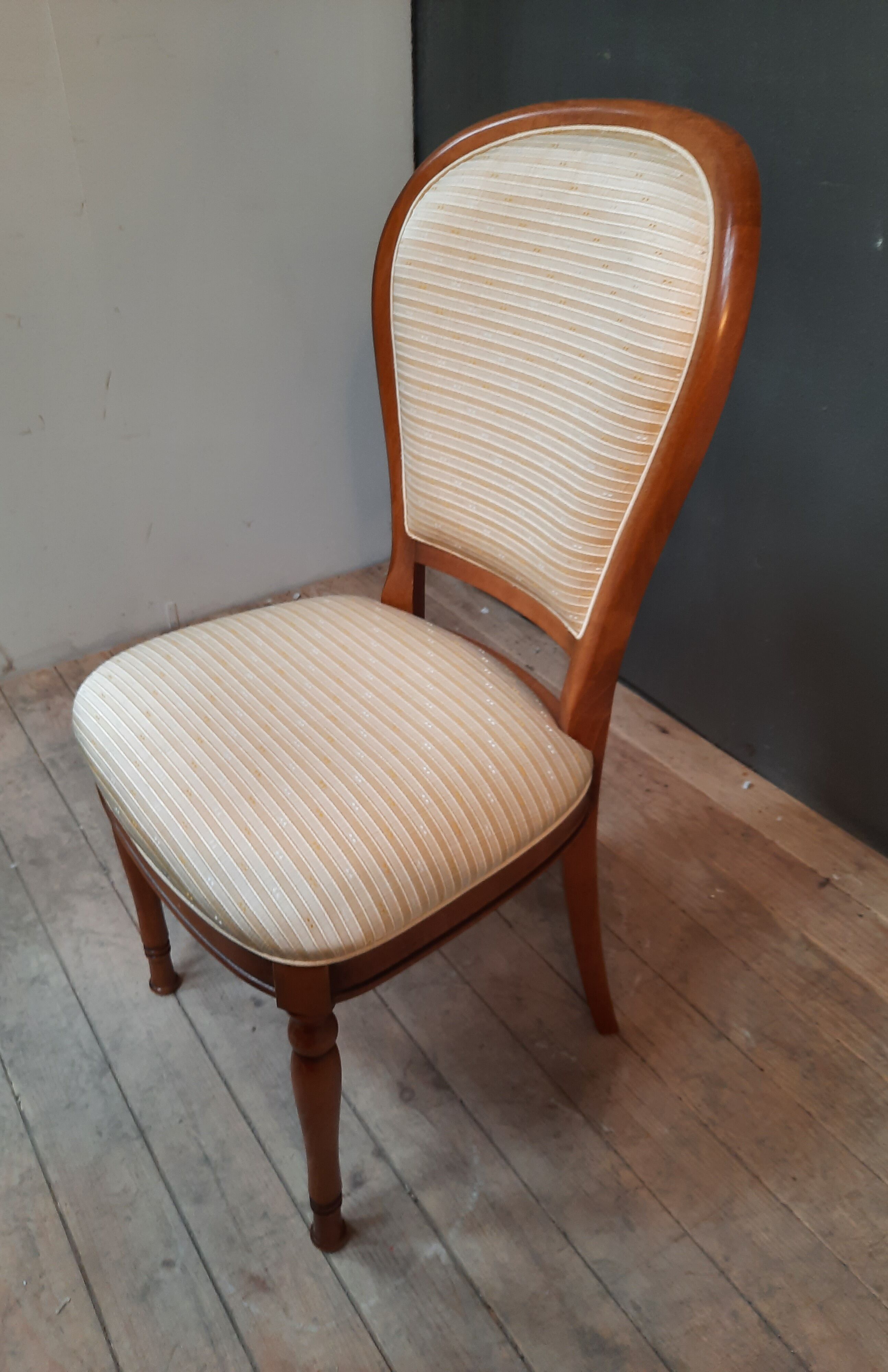 Cherry-lined chair