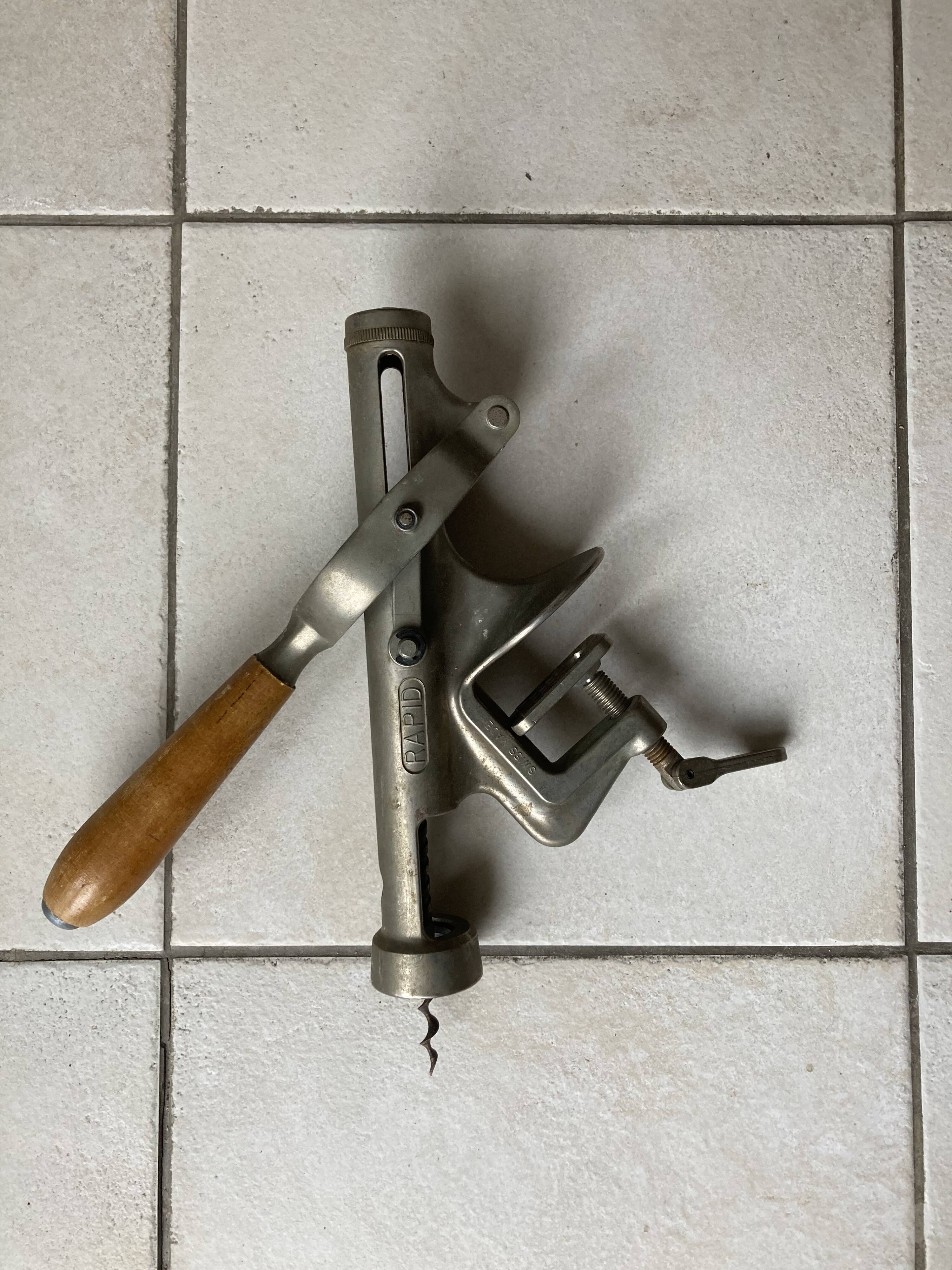 Countertop cork tire