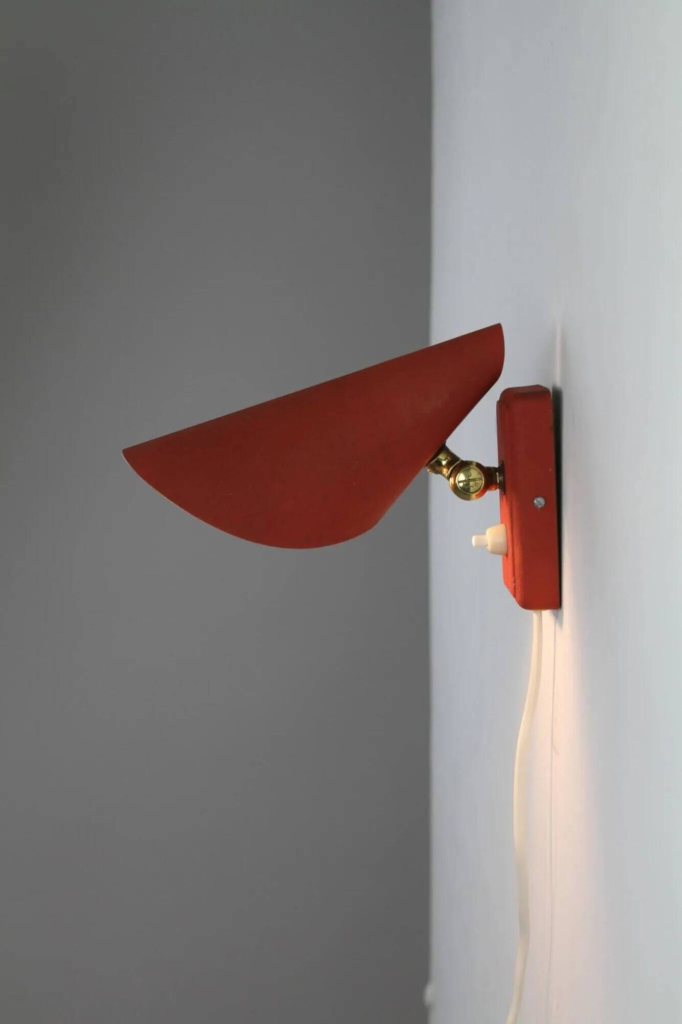 Eric Wärnå for EWÅ Armaturfabrik, Värnamo, Sweden — Model V-13 Wall Lamp, 1950s