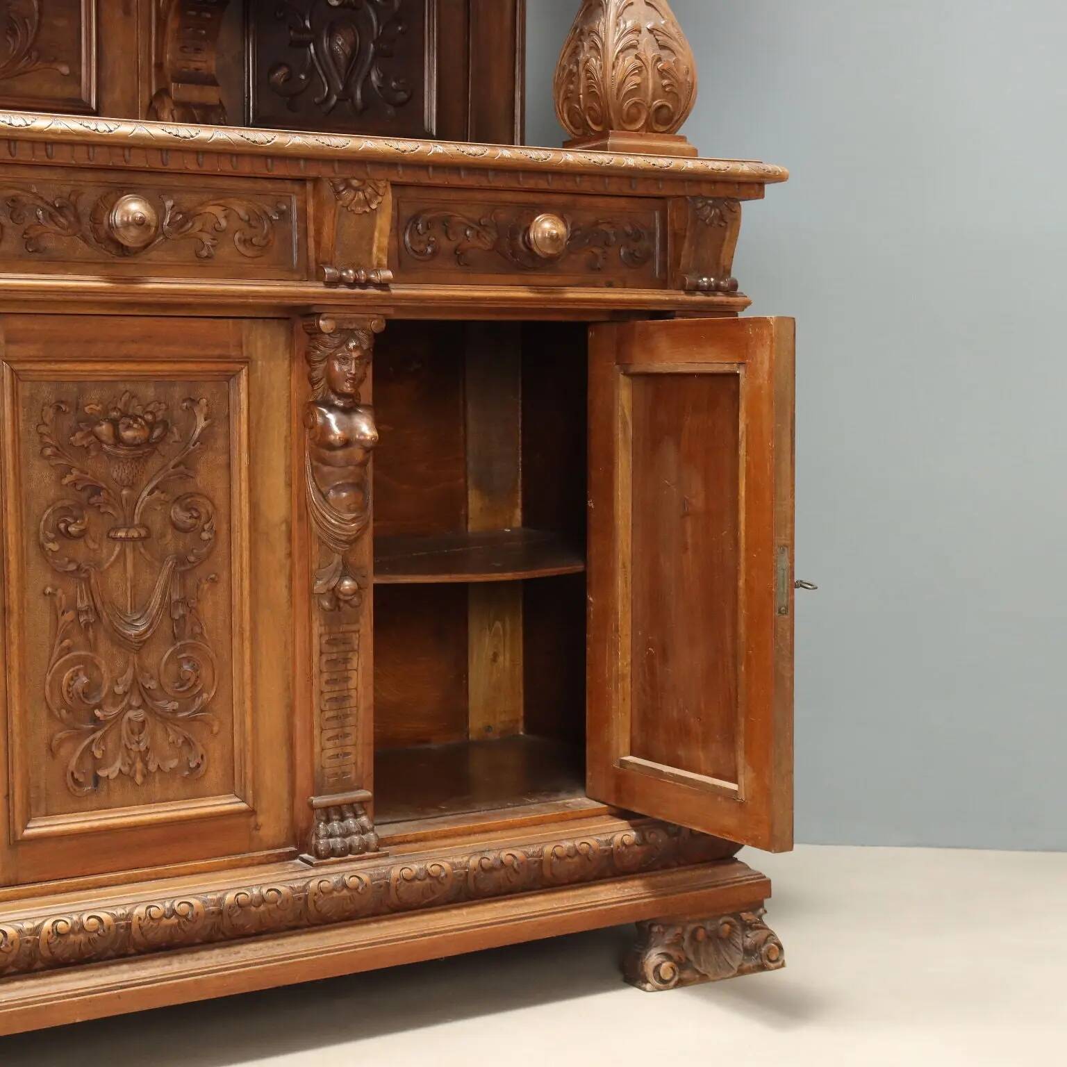 Neo-baroque antique walnut buffet, Italy, 19th century