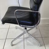 Fauteuil en cuir Softpad design Eames pour Herman Miller, années 70