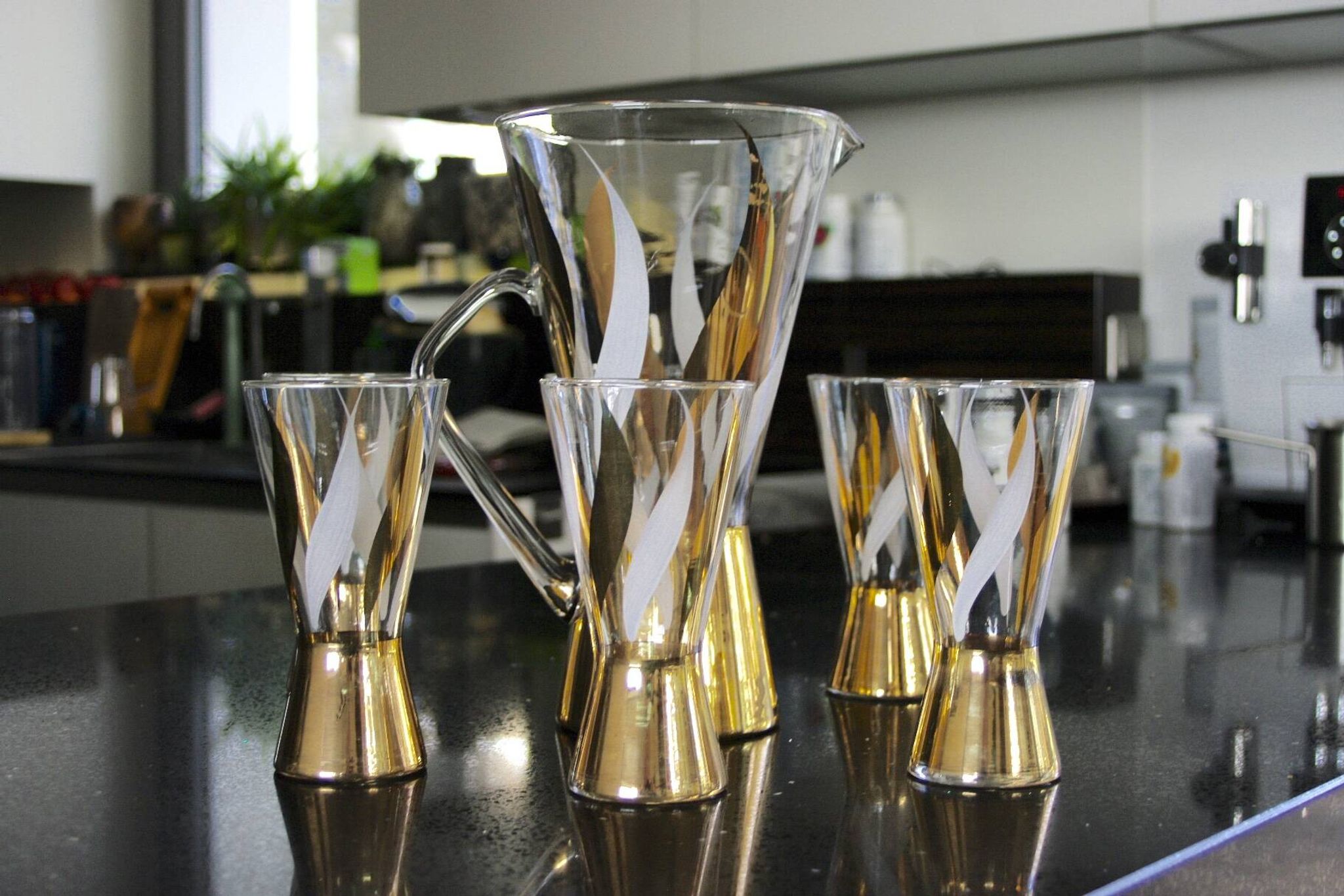 Service à orangeade vintage en verre décoré à l'or fin 1970