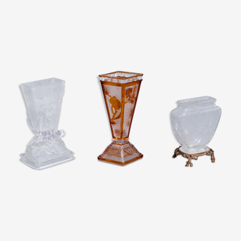 Trois vases en verre de Baccarat à décor floral, France, fin du 19ème siècle