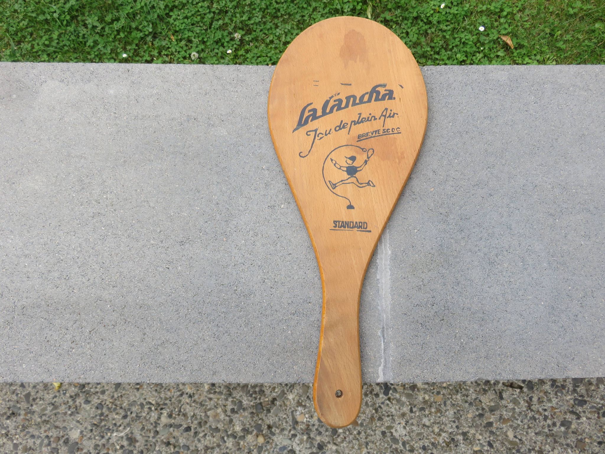 Pair of wooden "la cancha" snowshoes, Basque Country, Peleton, 1960