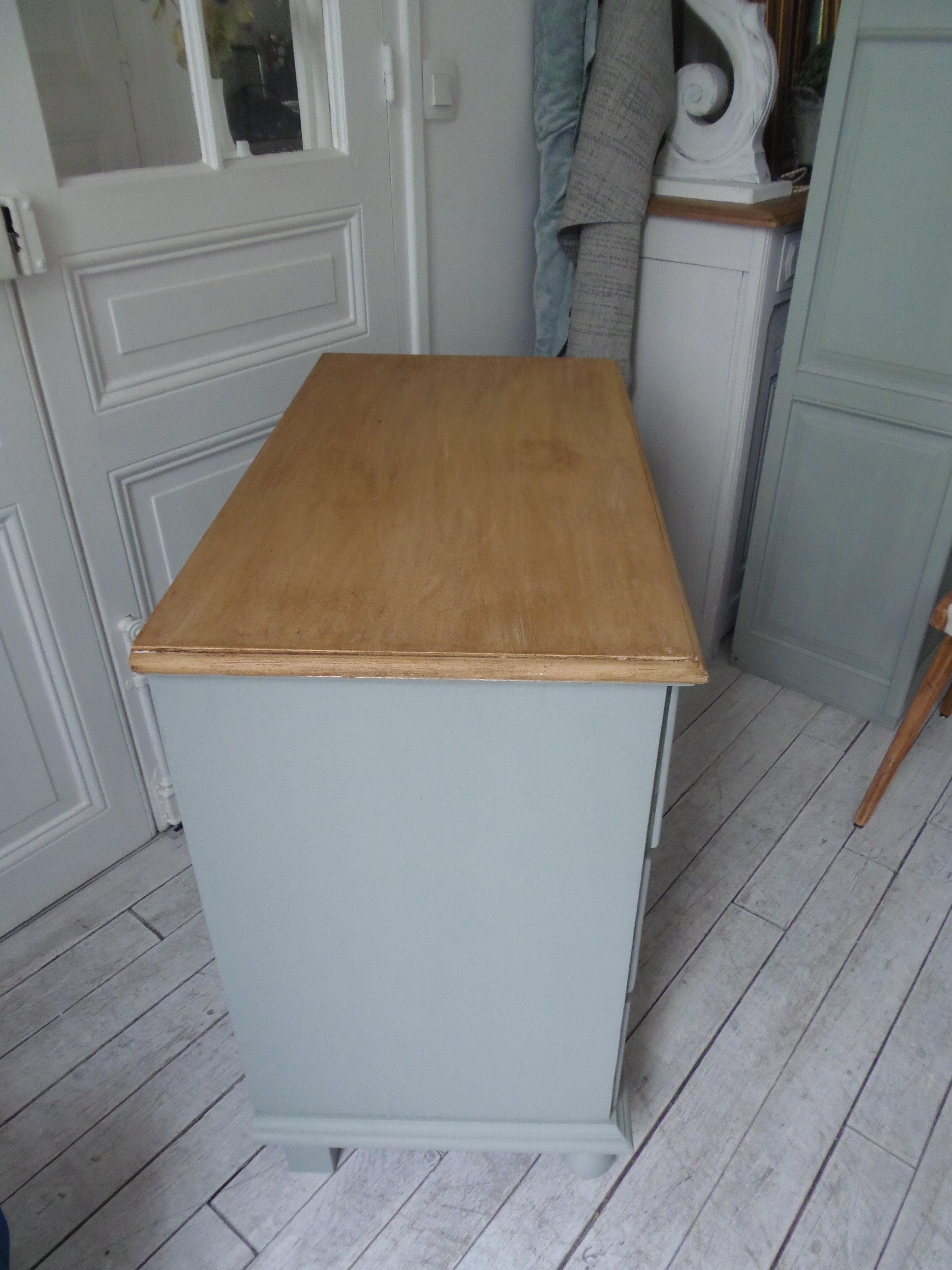 Chest of drawers 3 drawers green of gray, wooden top