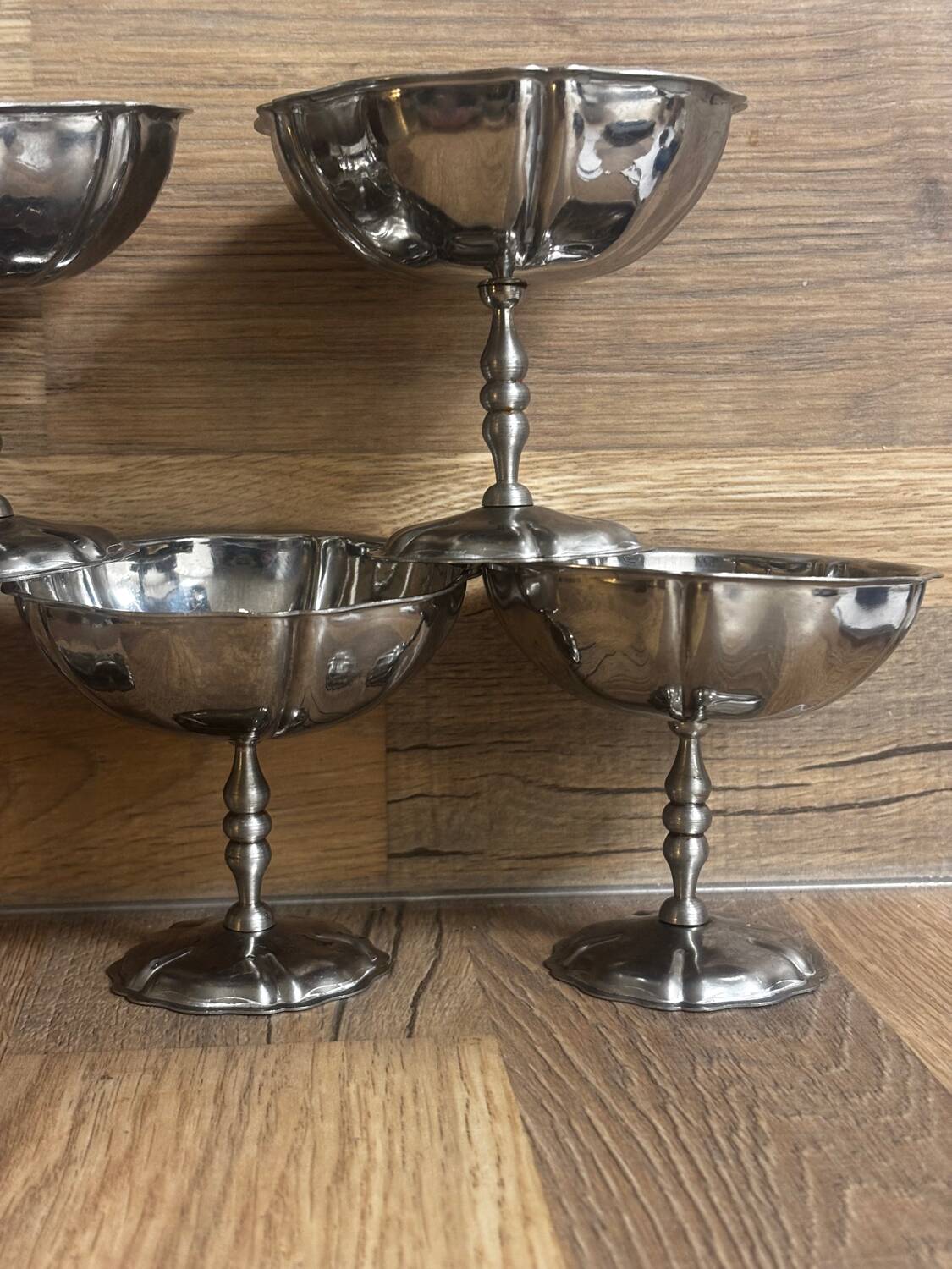 Vintage lot de 5 coupes en inox finement ciselées