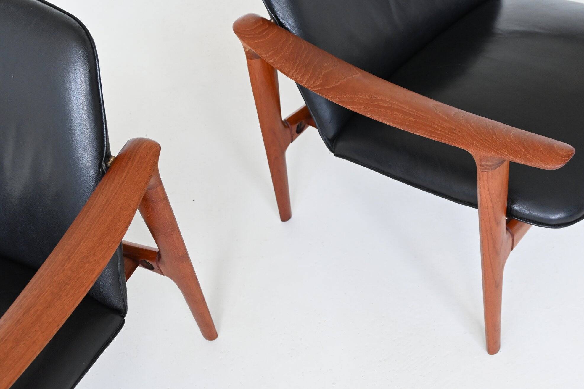 Paire de fauteuils scandinaves en teck et cuir Westnofa Norvège 1960