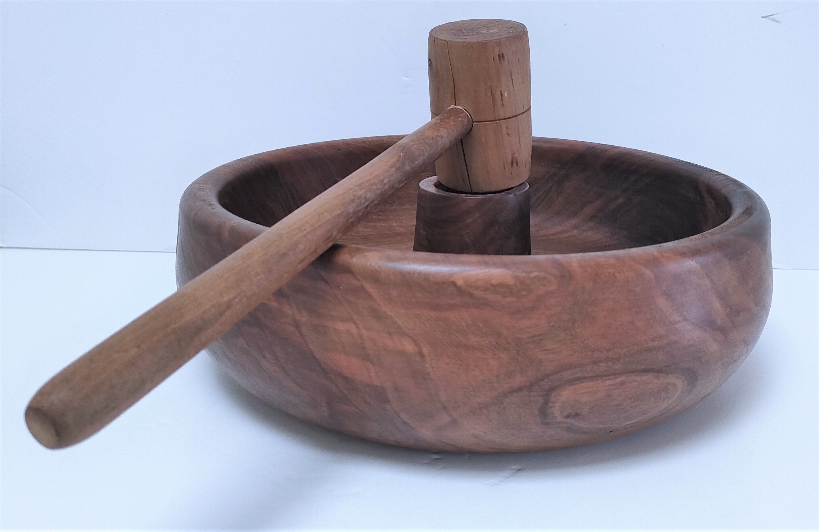 Nutcracker in solid wood and its mallet