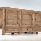 Ancien buffet en bois de pin à trois portes (vers 1920)