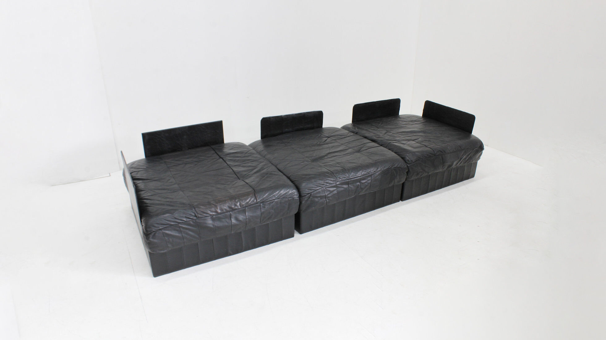 De Sede DS 88 modular sofa black leather patchwork Switzerland 1970s