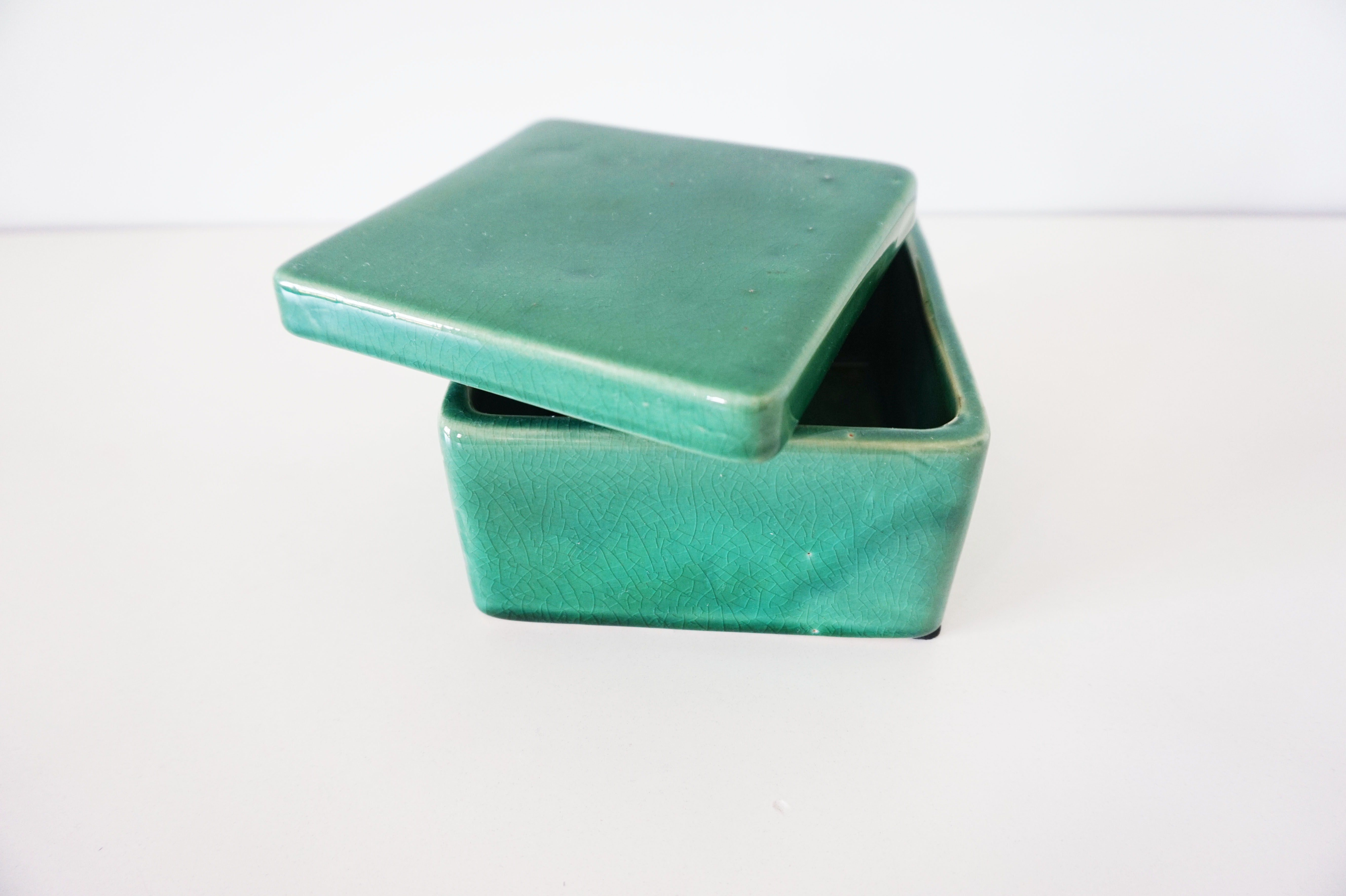 Green ceramic box