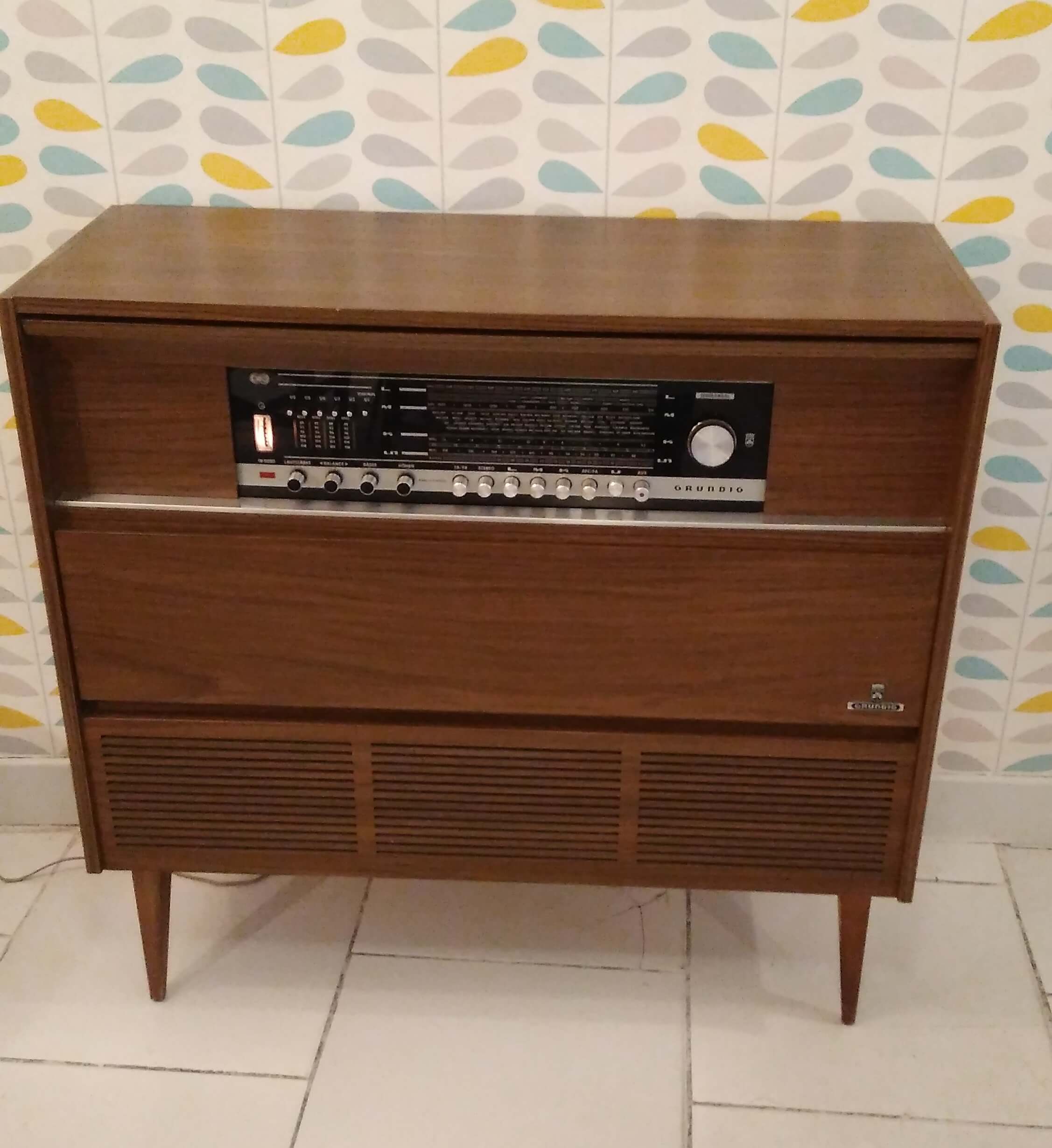 Grundig radio furniture 60 foot compass