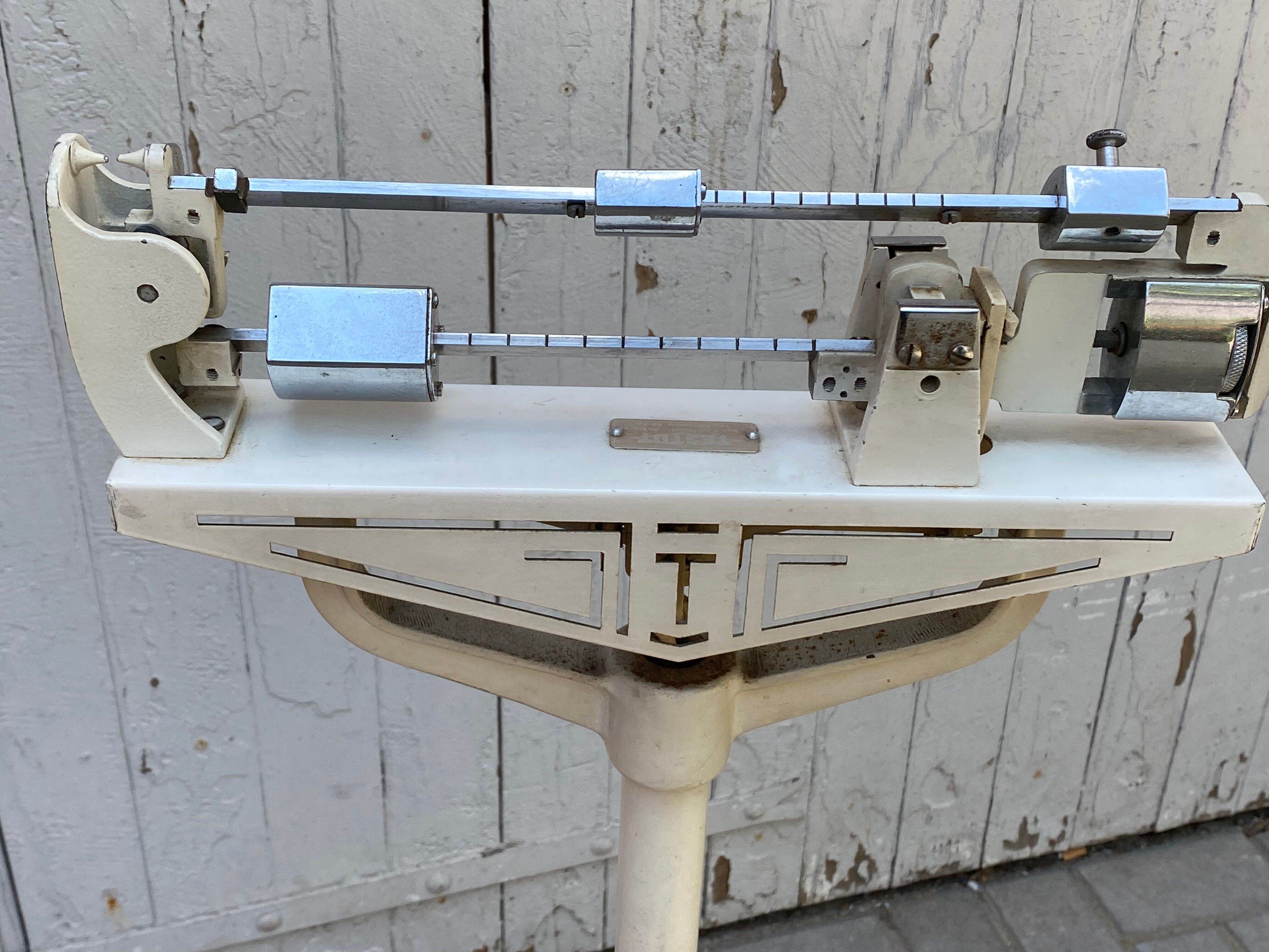 Testut Doctor's Scale Weighs Vintage Person