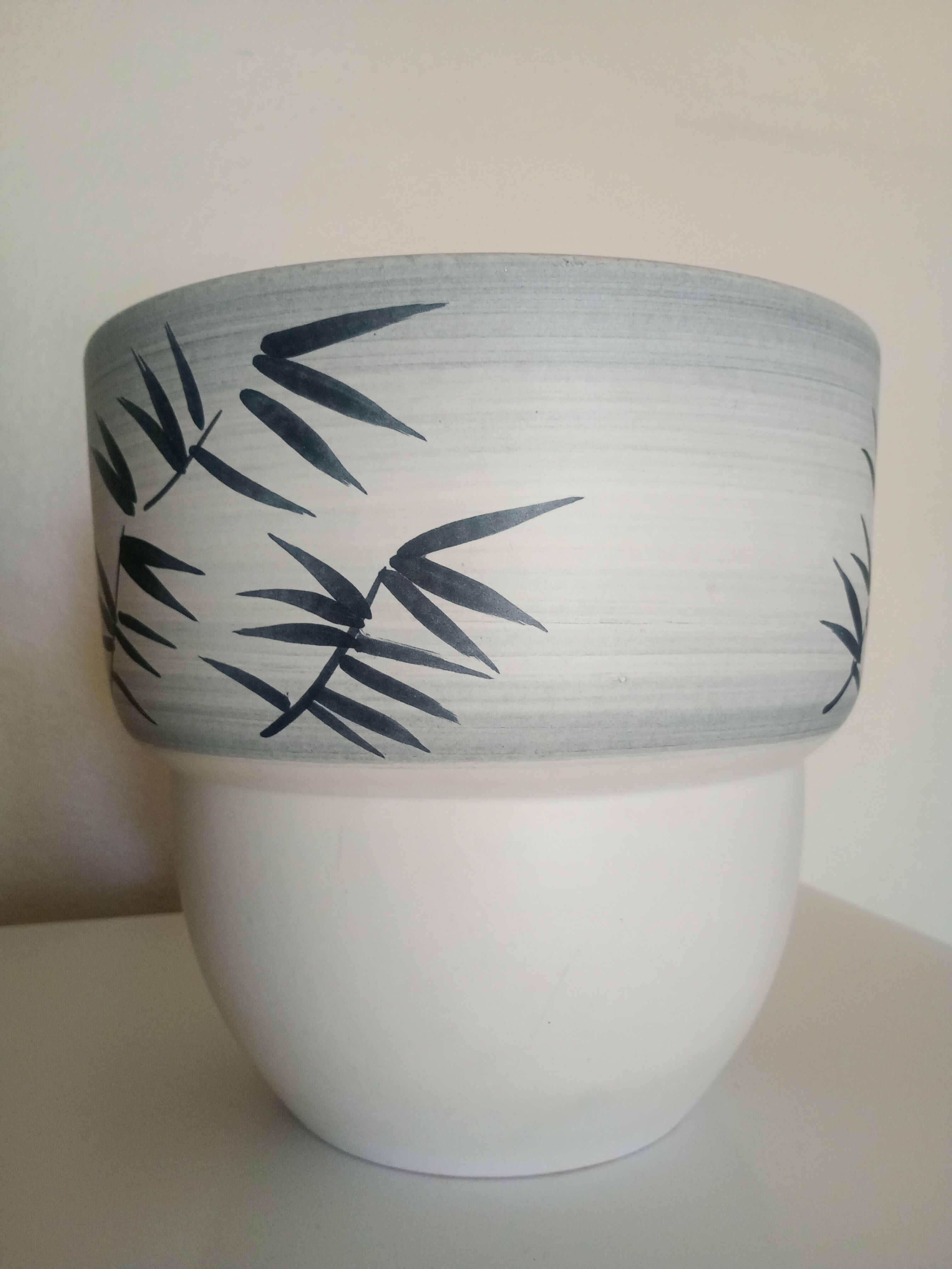 Paul MILLET in Sèvres - White & grey-blue vase - Black painted foliage