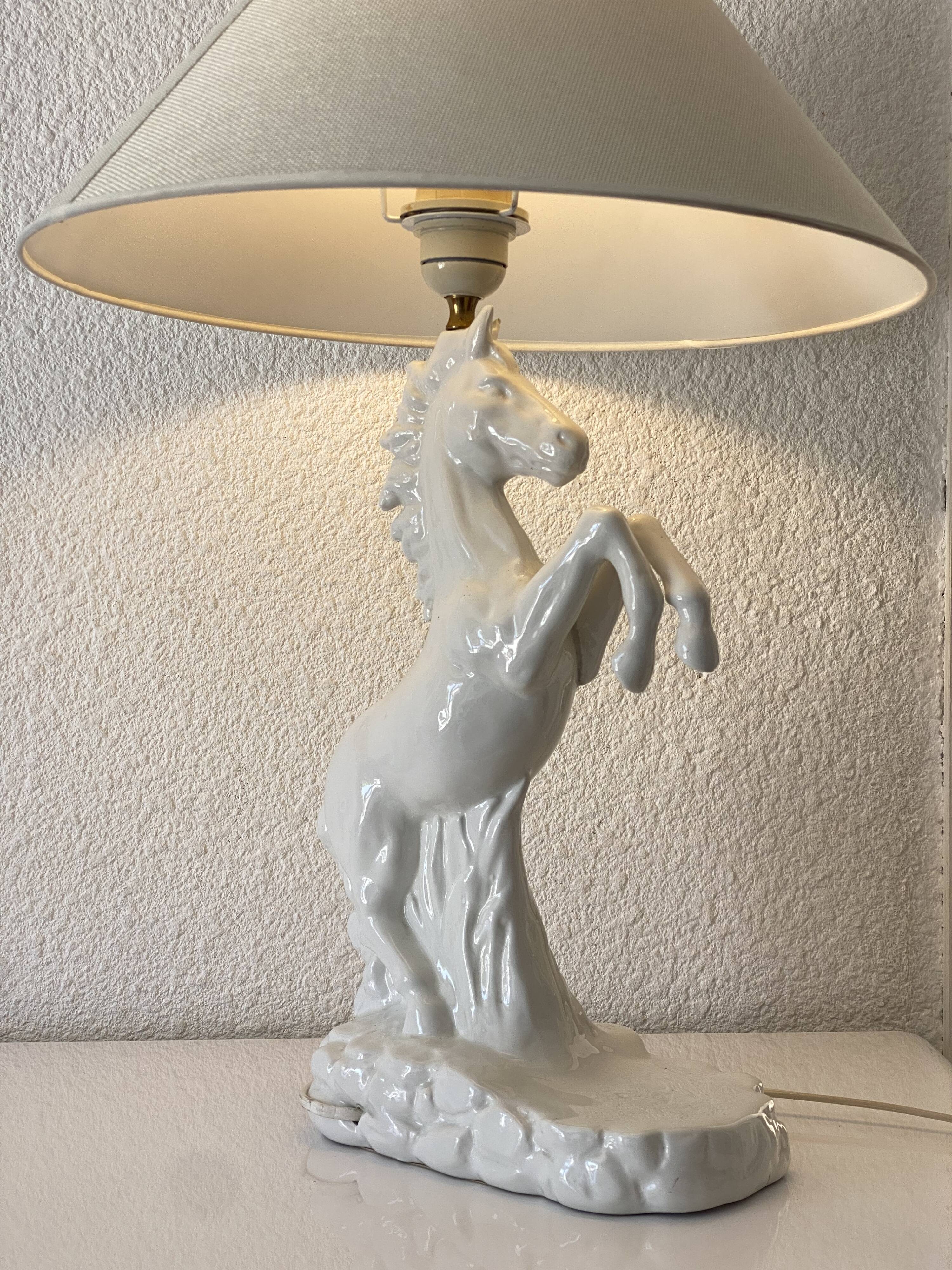 White ceramic zoomorph lamp