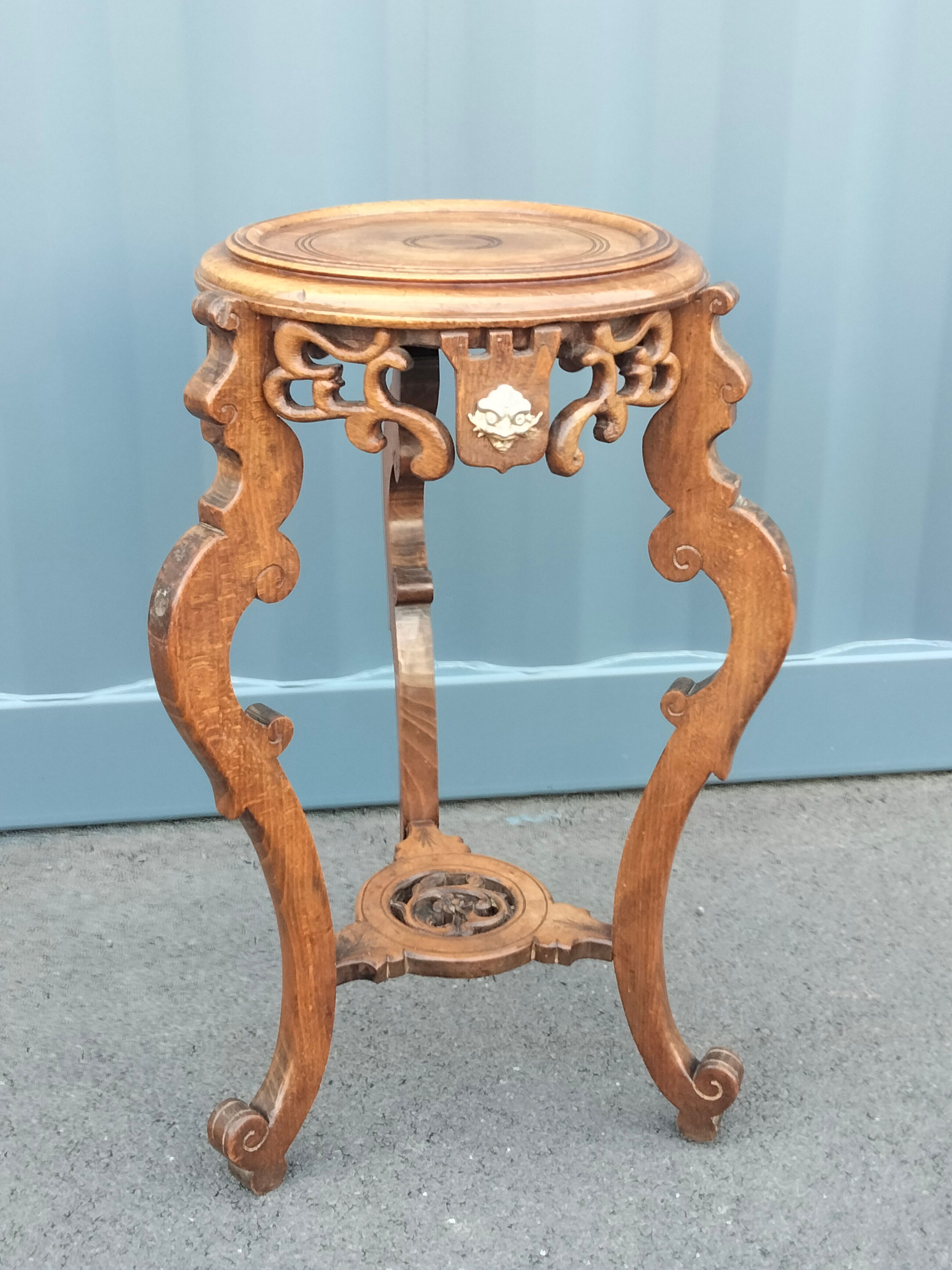 Pedestal table in old natural wood late nineteenth century