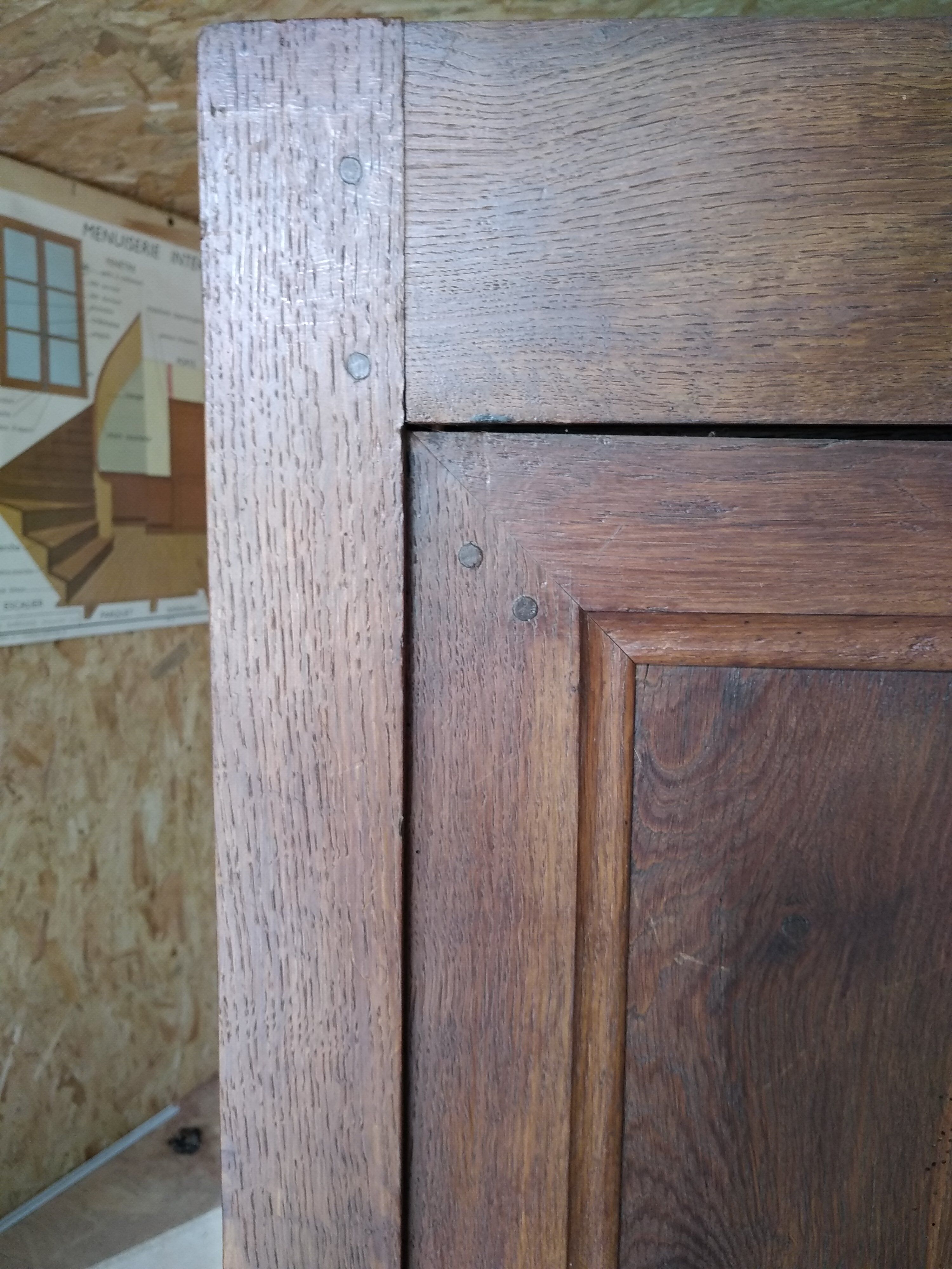 Cabinet entrance