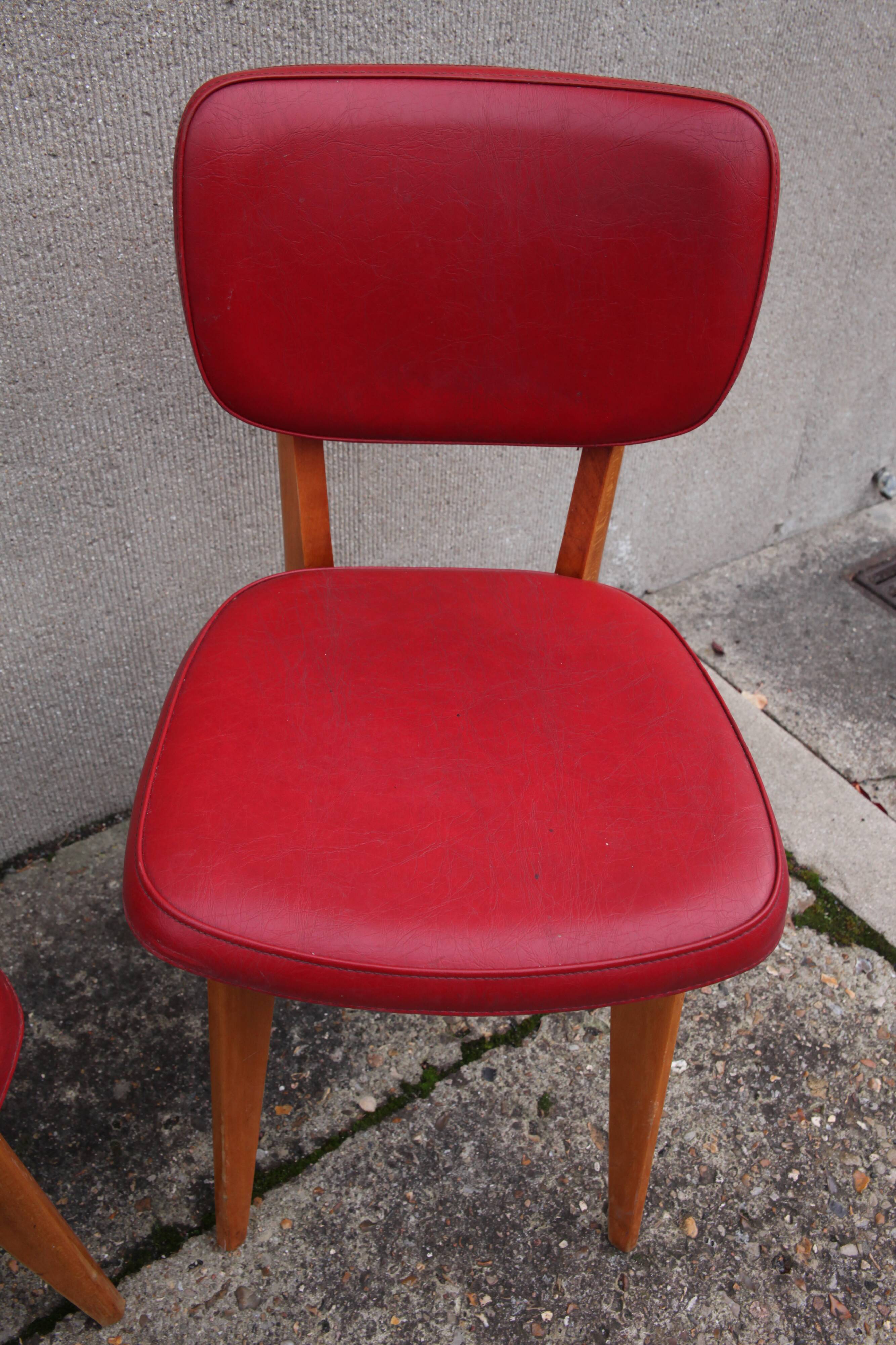Pair of chairs type red skai bistro