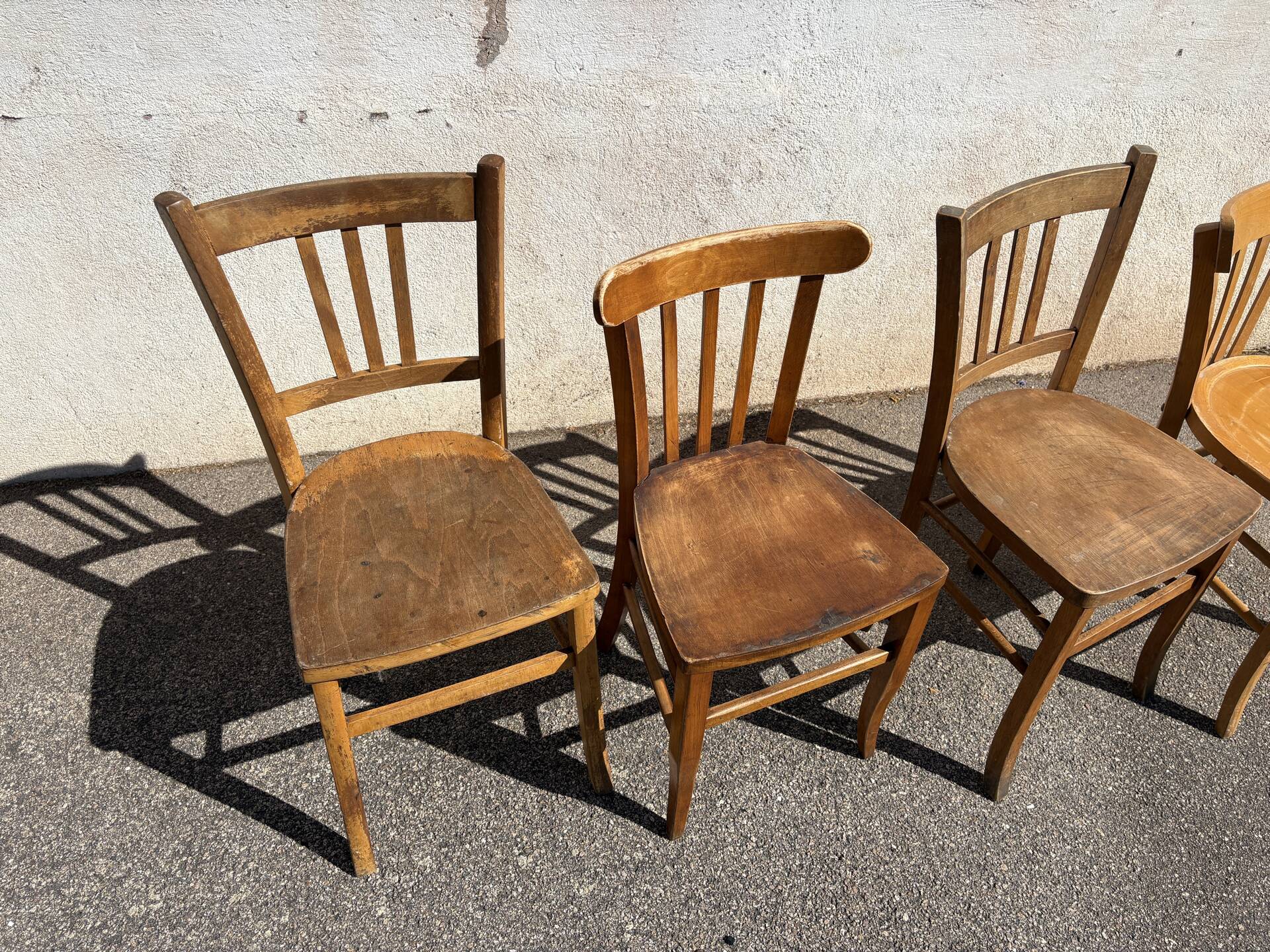 Set de 4 chaises bistrot dépareillées 