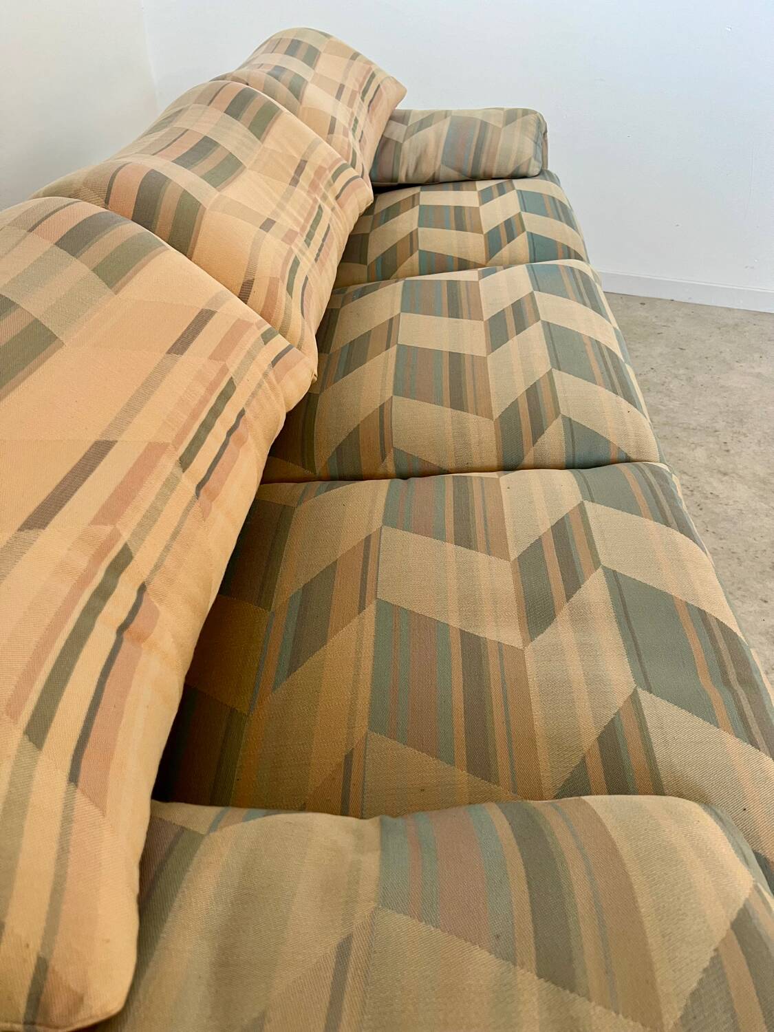 Ancien canapé Maralunga 3 places design italien des années 70 Cassina tissu patchwork