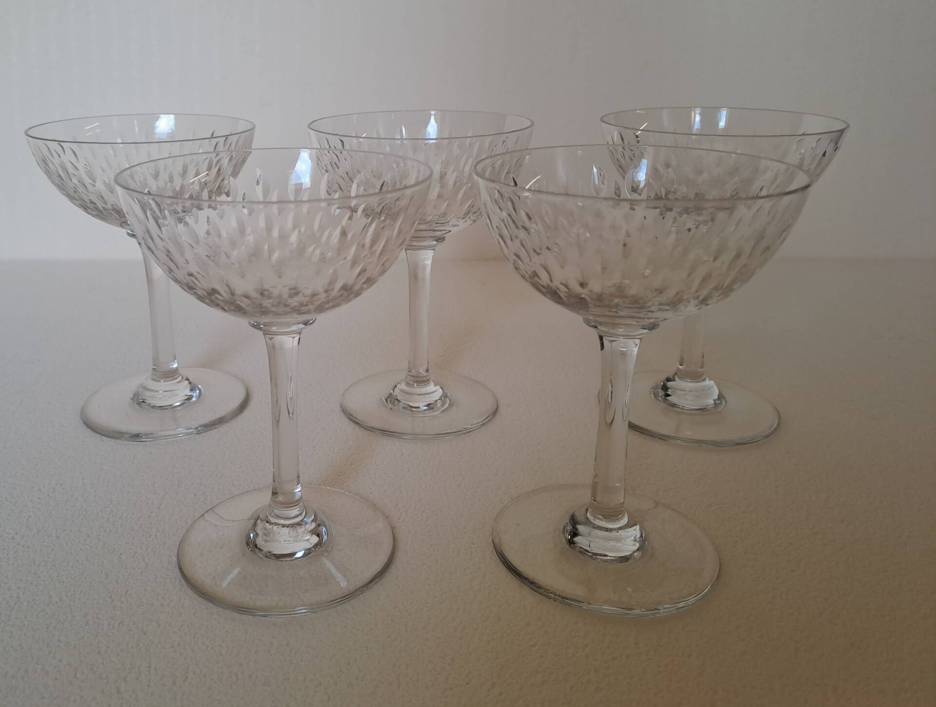5 coupes à  champagne cristal Baccarat Magenta Grain De Riz