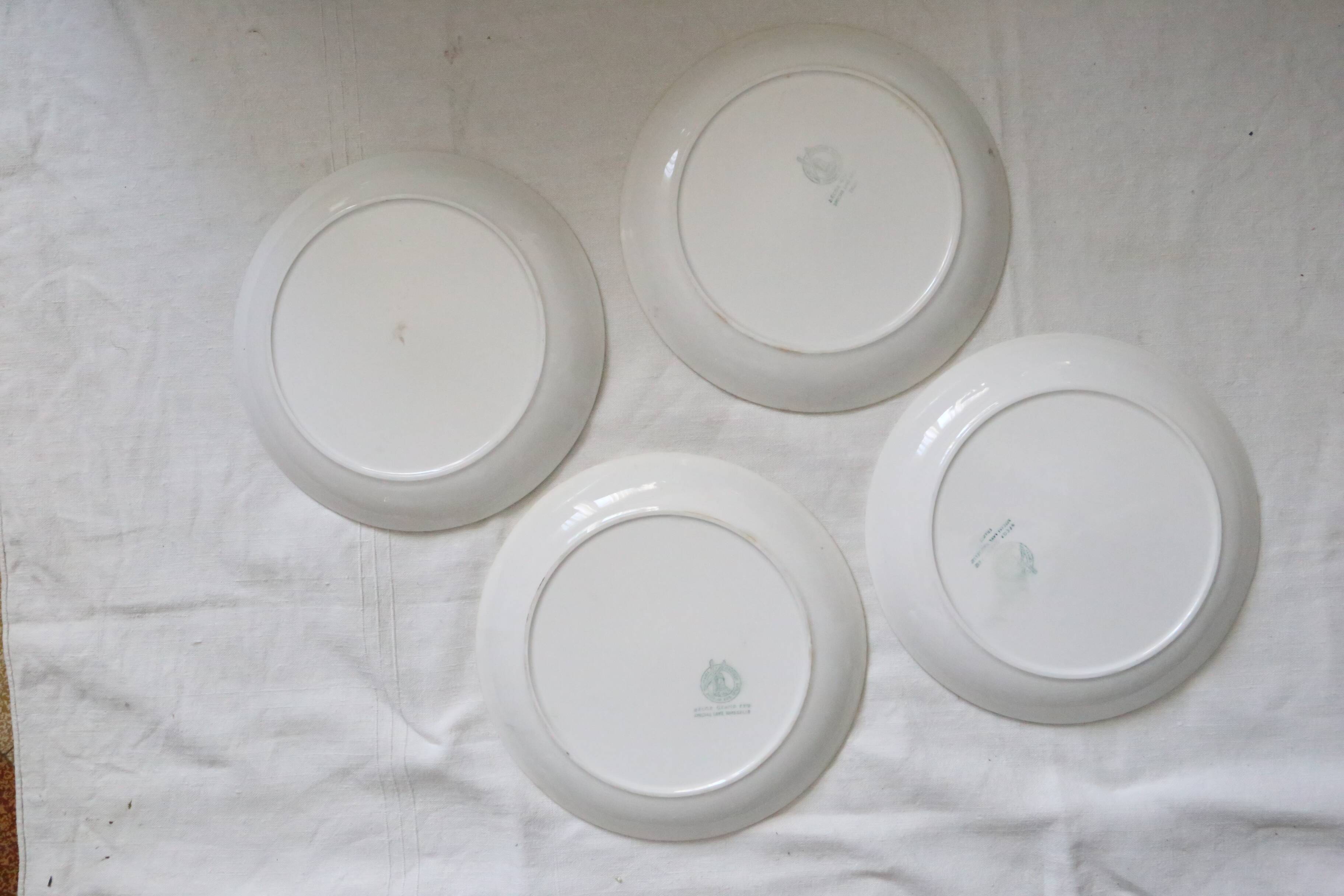 Set of 4 Moulin des Loups dinner plates, 1980, vintage French