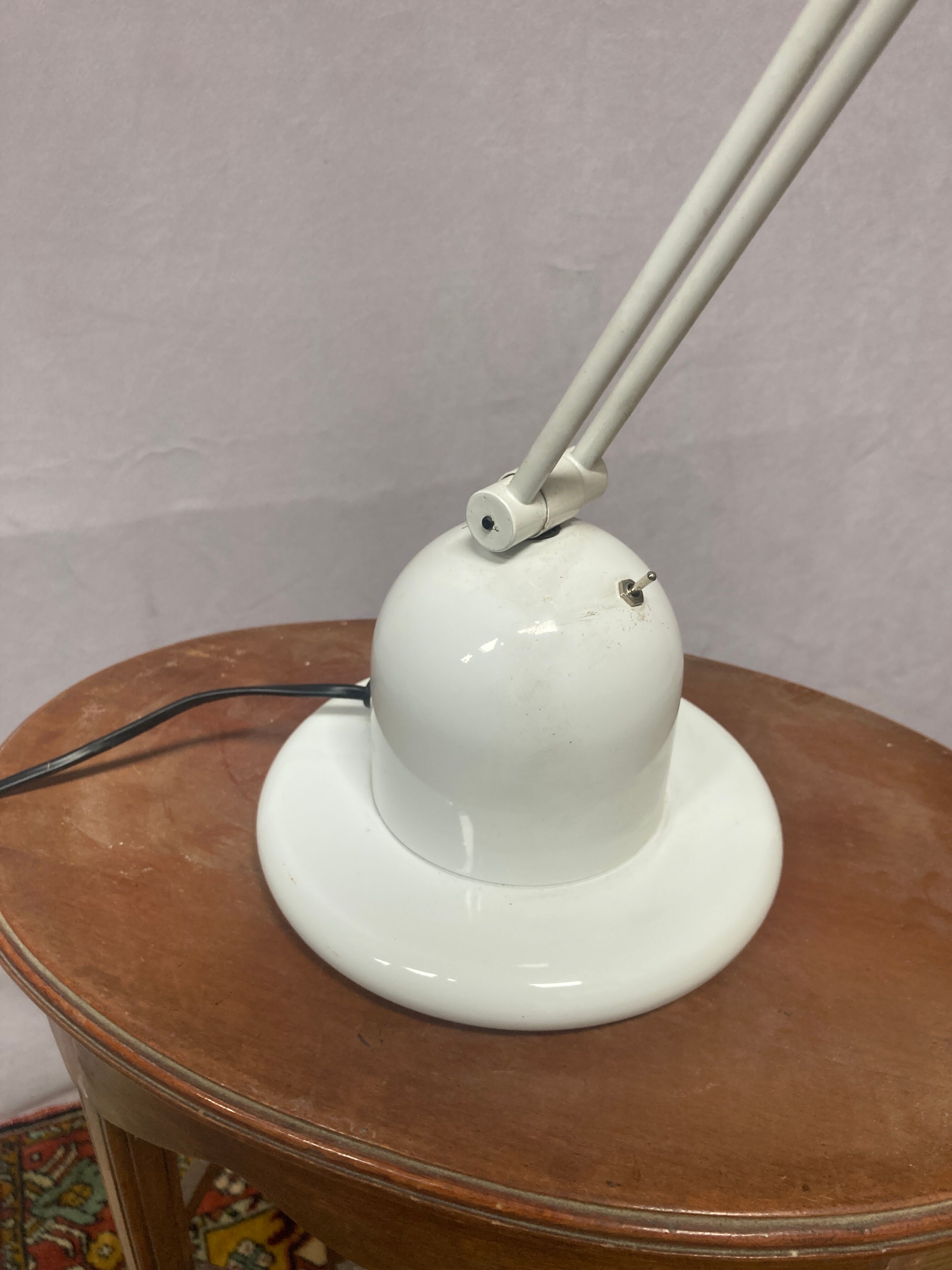 Halogen desk lamp