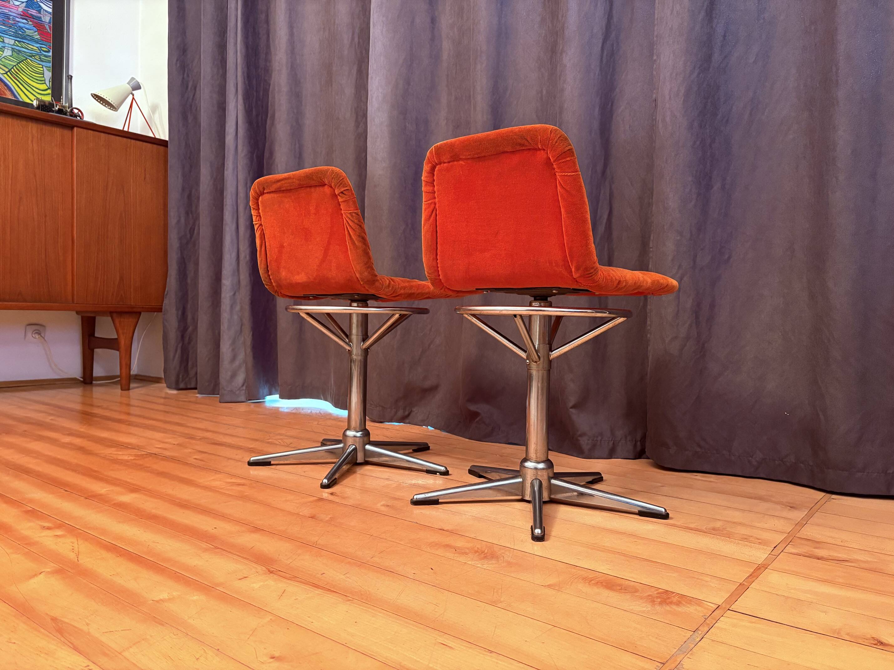 Paire de chaises pivotantes, années 1960