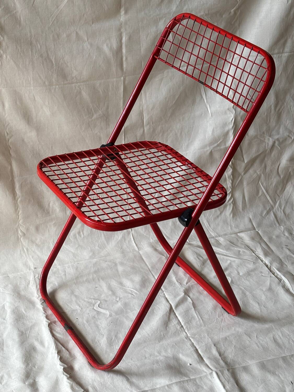 Red folding chairs Talin Italy, 1980