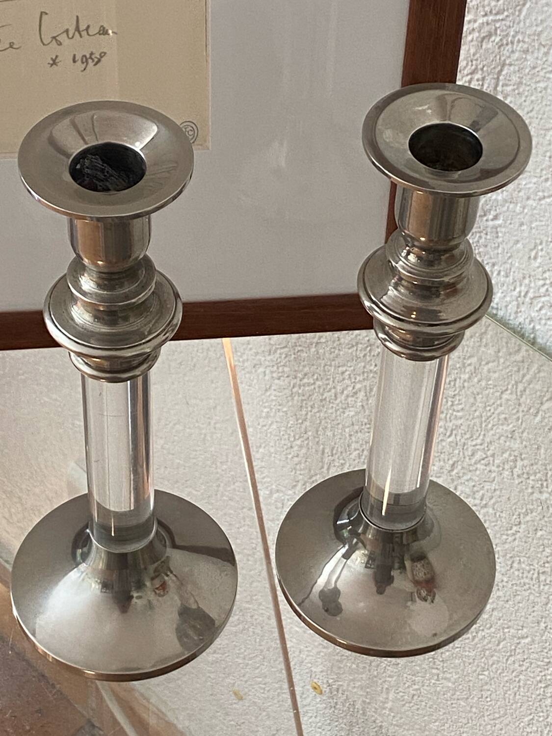 Paire de bougeoirs design en lucite et métal, années 60