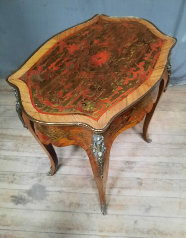 Table  Louis XV  en marqueterie rouge