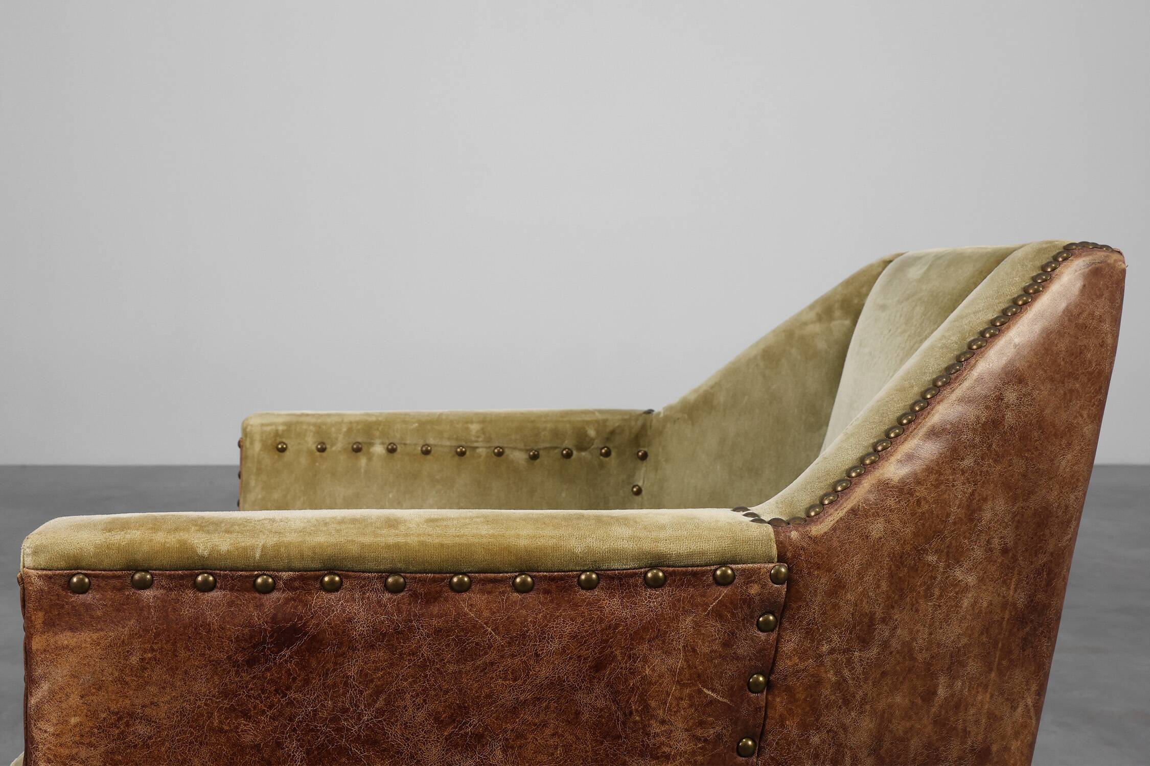 Ensemble de 2 fauteuils Art Déco en placage de noyer, France années 1930