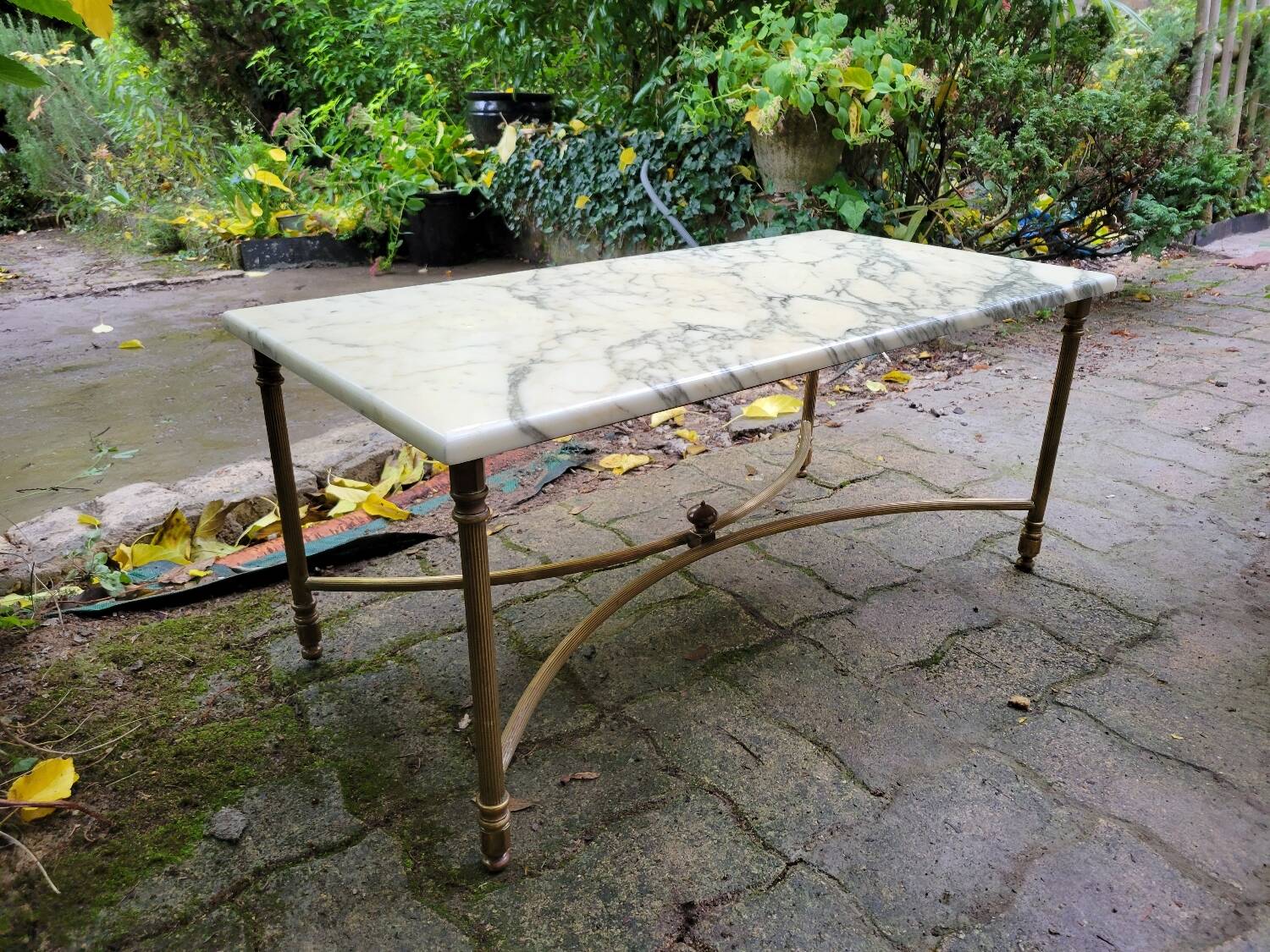 Marble and gilded bronze coffee table