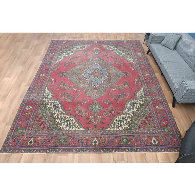1970s Vintage Persian Handmade Wool Pink Oversized Area Rug 279x390