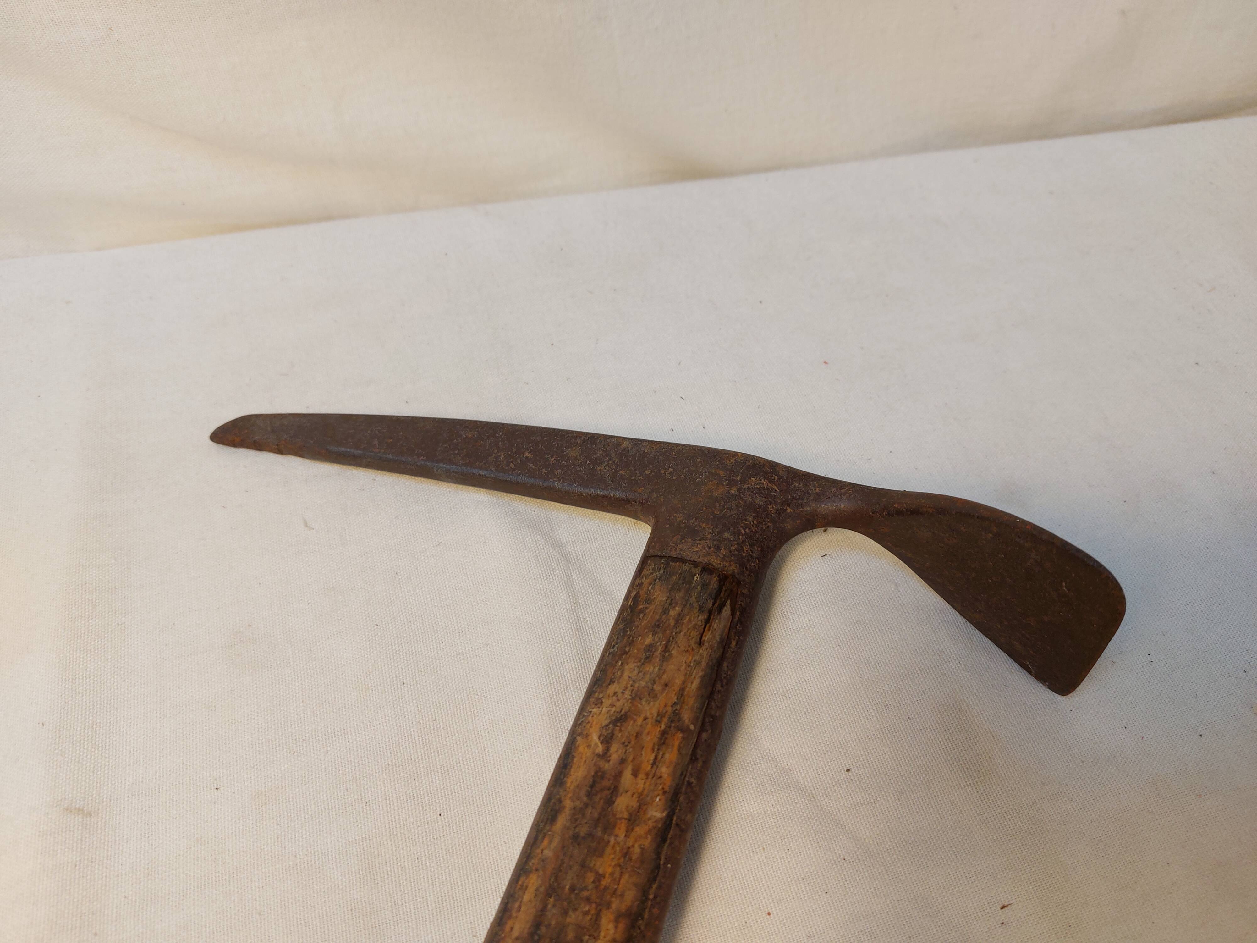 Ancien Piolet de montagne Claudius Simond Chamonix Mont-Blanc 83 cm