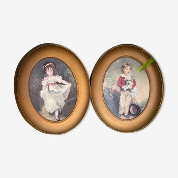 Set of 2 oval paintings