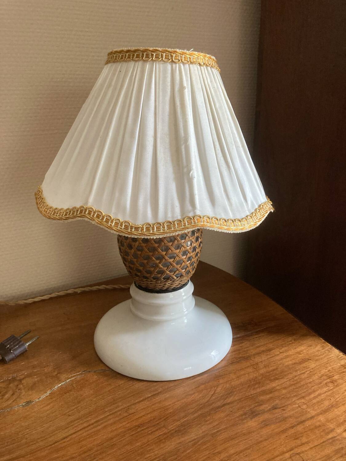 Bedside lamp