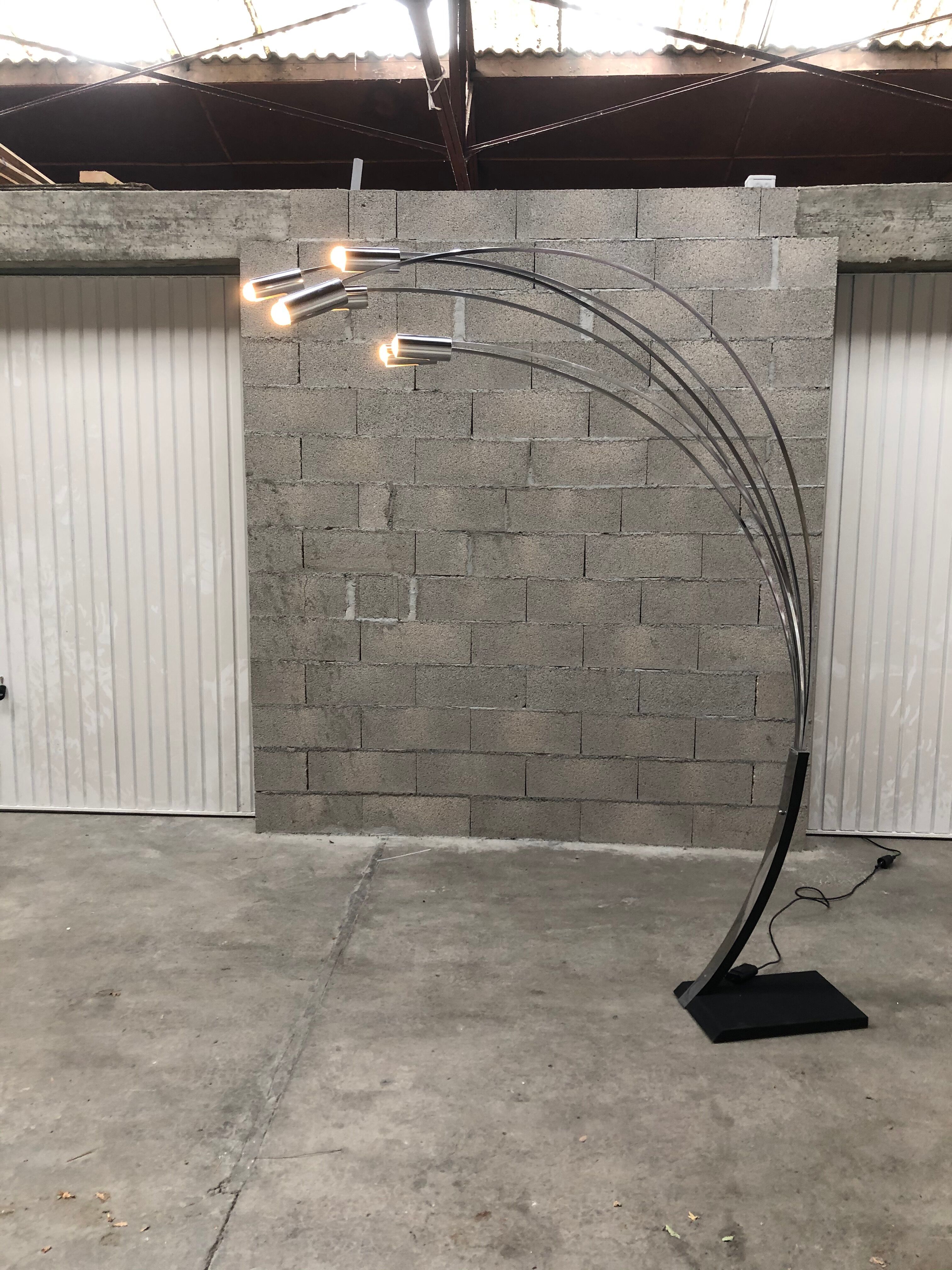 Lampadaire chromé design Gencarelli et Beltromi des années 80